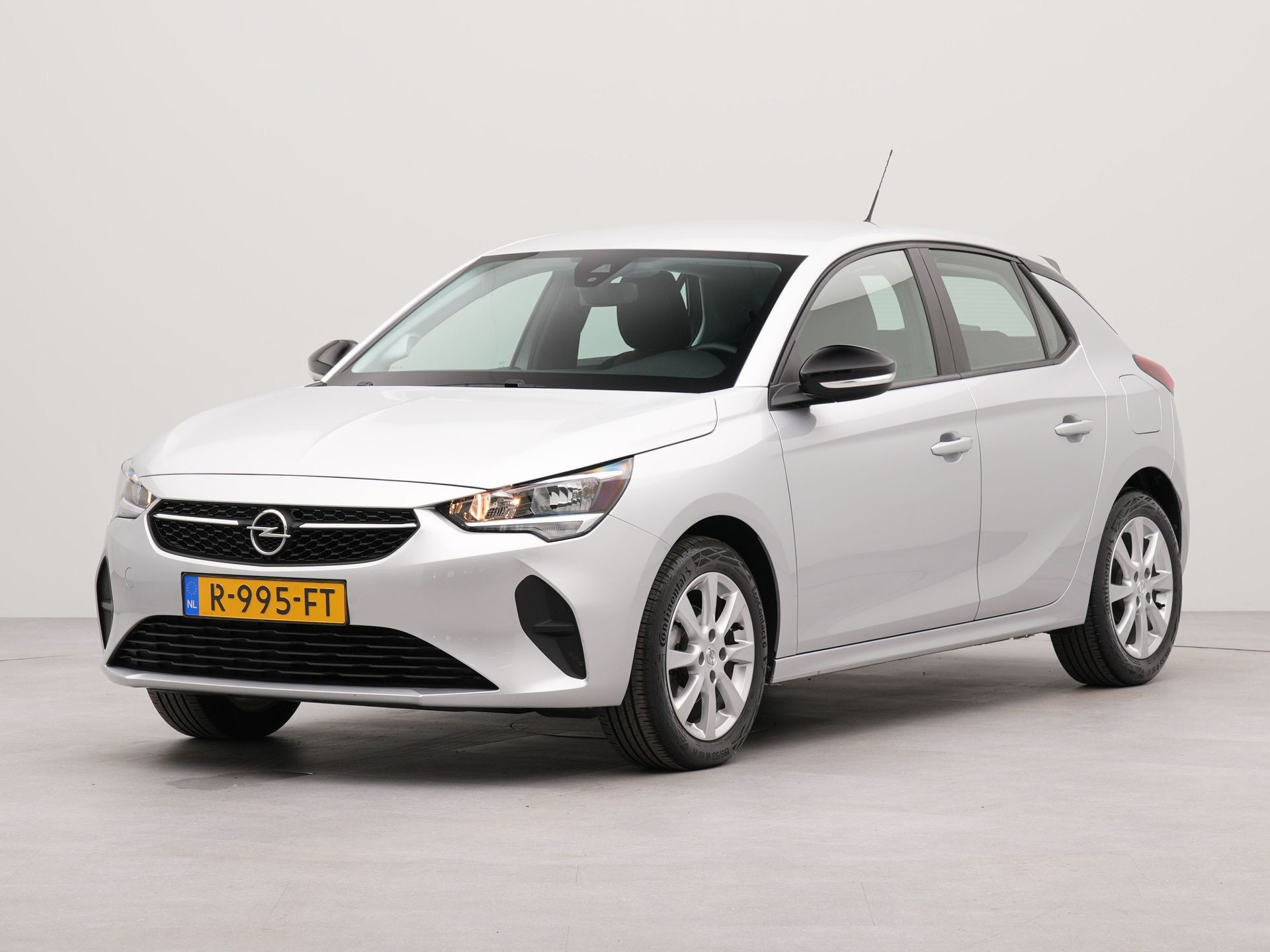 Opel Corsa 1.2 Edition | Bluetooth | Airco | Navigatie | Parkeersensoren achter |