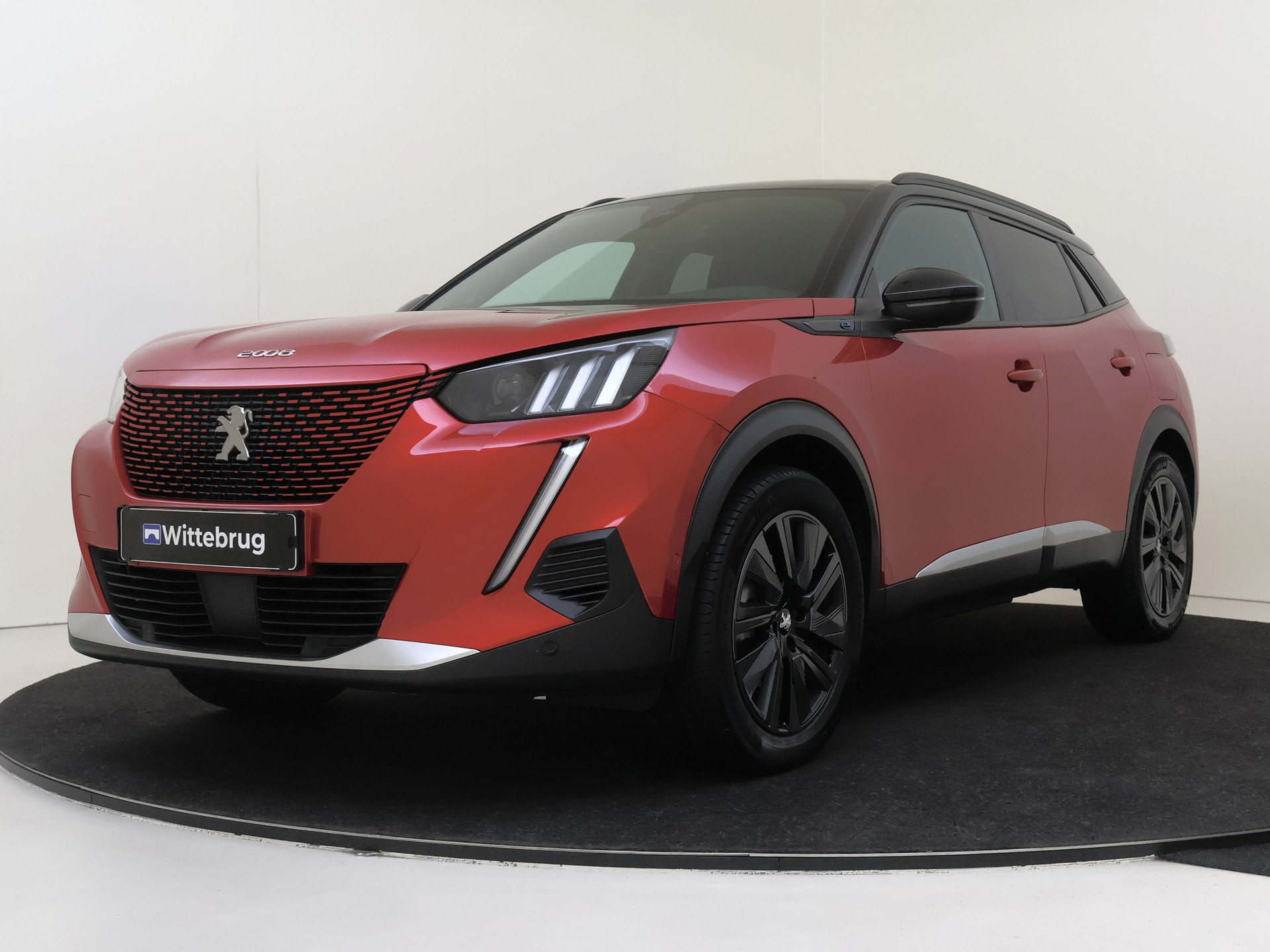 Peugeot e-2008 EV GT 50 kWh Alcantara bekelding | Keyless | Camera | Apple Carplay |