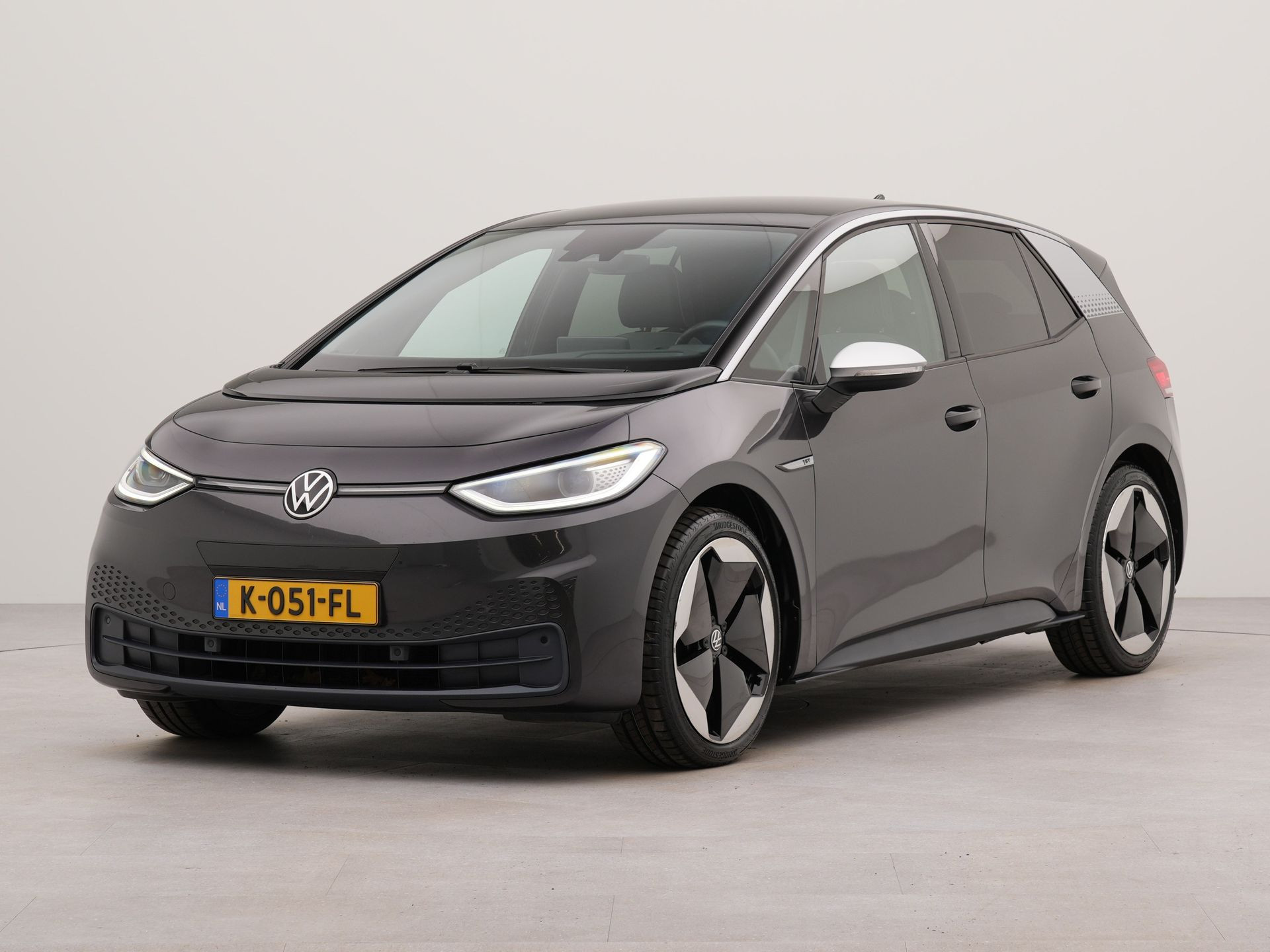 Volkswagen ID.3 First Max 58 kWh incl. afneembare trekhaak- panorama dak | SoH 94,0% | Afneembare trekhaak | Panorama dak | Electr.bedienb voorstoelen | Voorstoelen verwarmd | Apple Carplay | Achteruitrij camera | Parkeersensoren voor en achter | Wifi | Spraakbedi