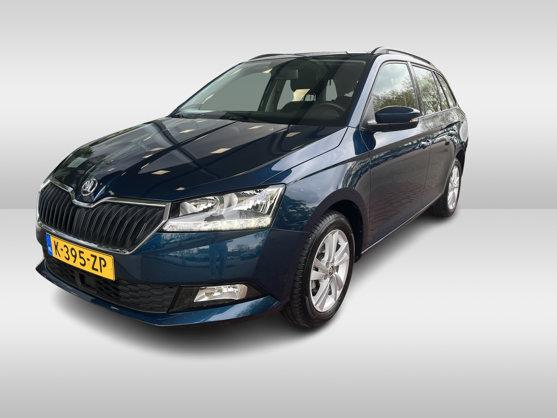 Škoda Fabia Combi 1.0 TSI Ambition Metallic/ Airco/ APP/ Parkeersensor/ 15 lmv / Unieke KM stand