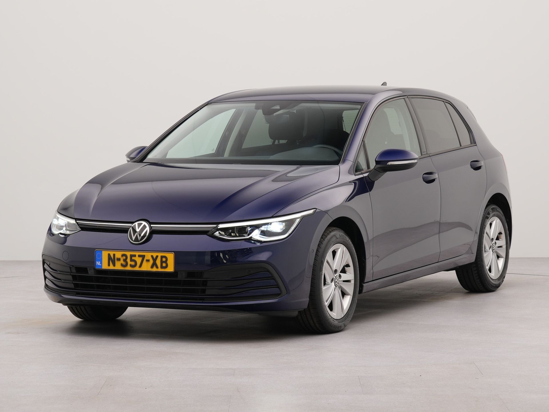 Volkswagen Golf 1.5 TSI Life Business | Apple Carplay & Android Auto | Adaptive Cruise Control | Voorstoelen én Stuurwiel Verwarmd | Navigatie | Parkeersensoren Voor én Achter |