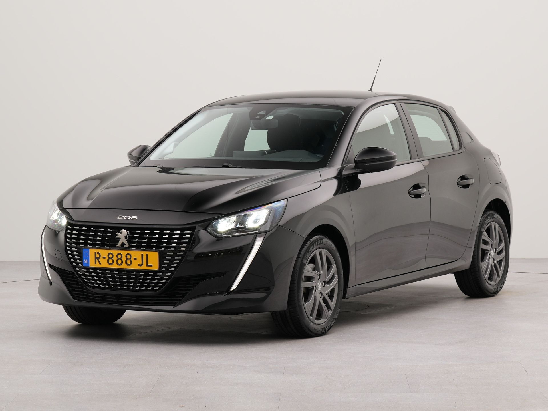 Peugeot 208 1.2 PureTech Allure | Apple Carplay/Android Auto | Lane Assist | Cruise Control | DAB | Parkeersensoren Achter |