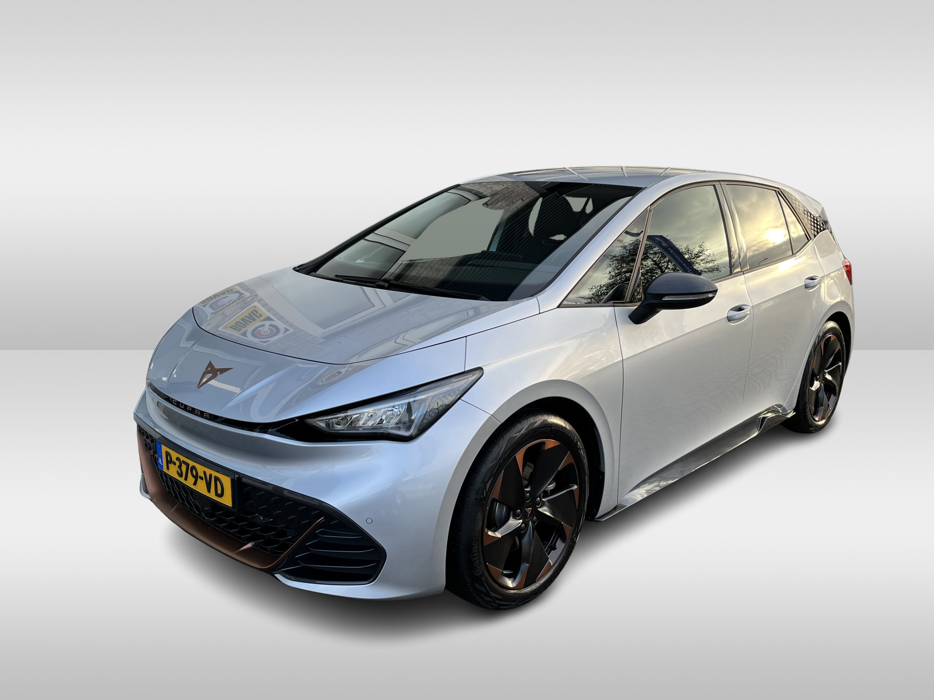 CUPRA Born Adrenaline One 62 kWh / 89% SOH/ CAMERA/ PARK. SENSOREN + CAMERA/ STOELVERWARM./ ADAPT. CRUISE/ NAVI/ FULL LINK/ CLIMA/ LED/ DAB/ 19