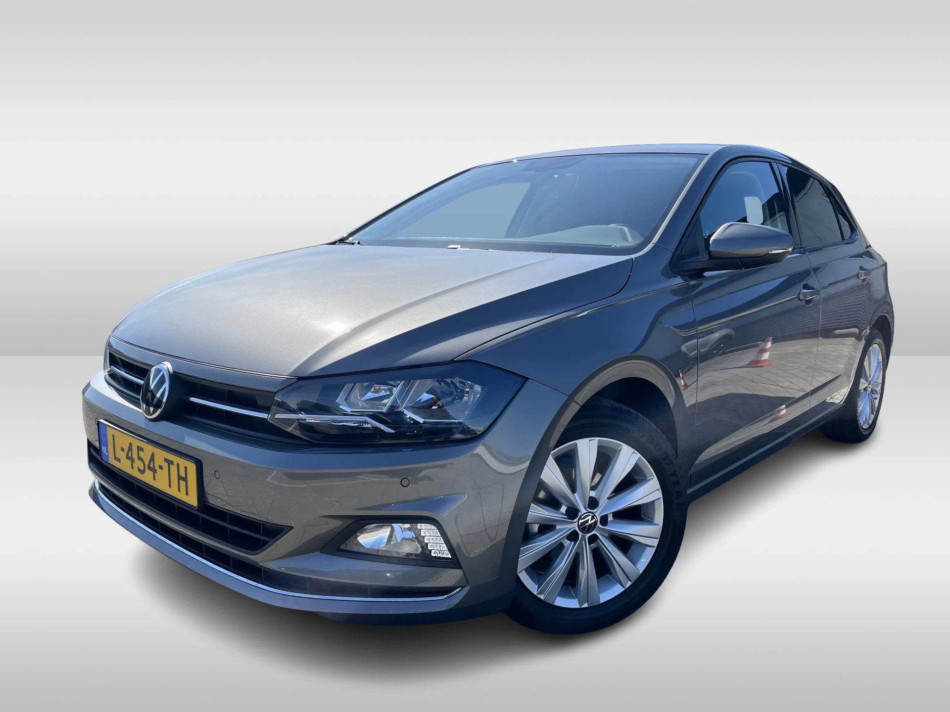 Volkswagen Polo 1.0 TSI Highline Executive Navigatie / Parkeersensoren / Clima / Cruise control / App-connect / LM velgen