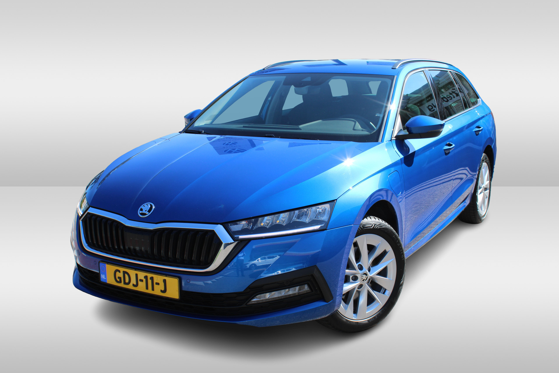 Škoda Octavia Combi 1.4 TSI iV PHEV 204pk Business Edition DSG Automaat / Navigatie / Afn trekhaak / LM 17 inch / Parkeersensoren / Keyless / Dig cockpit