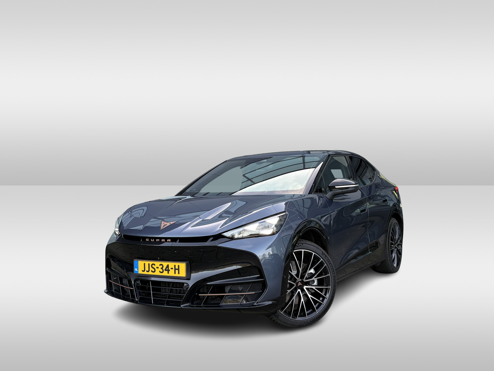 CUPRA Tavascan Adrenaline 82 kWh '21 inch all-season'