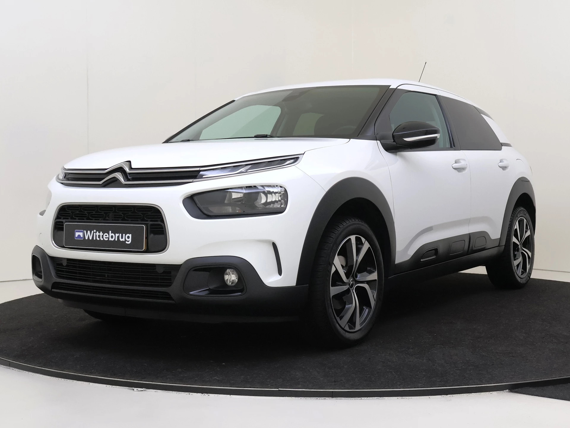 Citroën C4 Cactus 1.2 PureTech Shine | Camera | Keyless | Navigatie MD