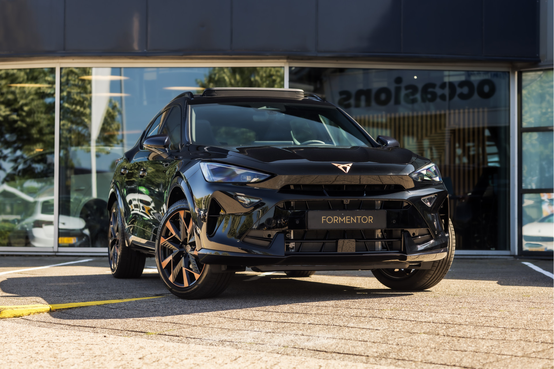 CUPRA Formentor 1.5 TSI e-Hybrid Business NIEUW - Panorama Dak - Sennheiser Audio - Elektrisch Verstelbare Bestuurdersstoel