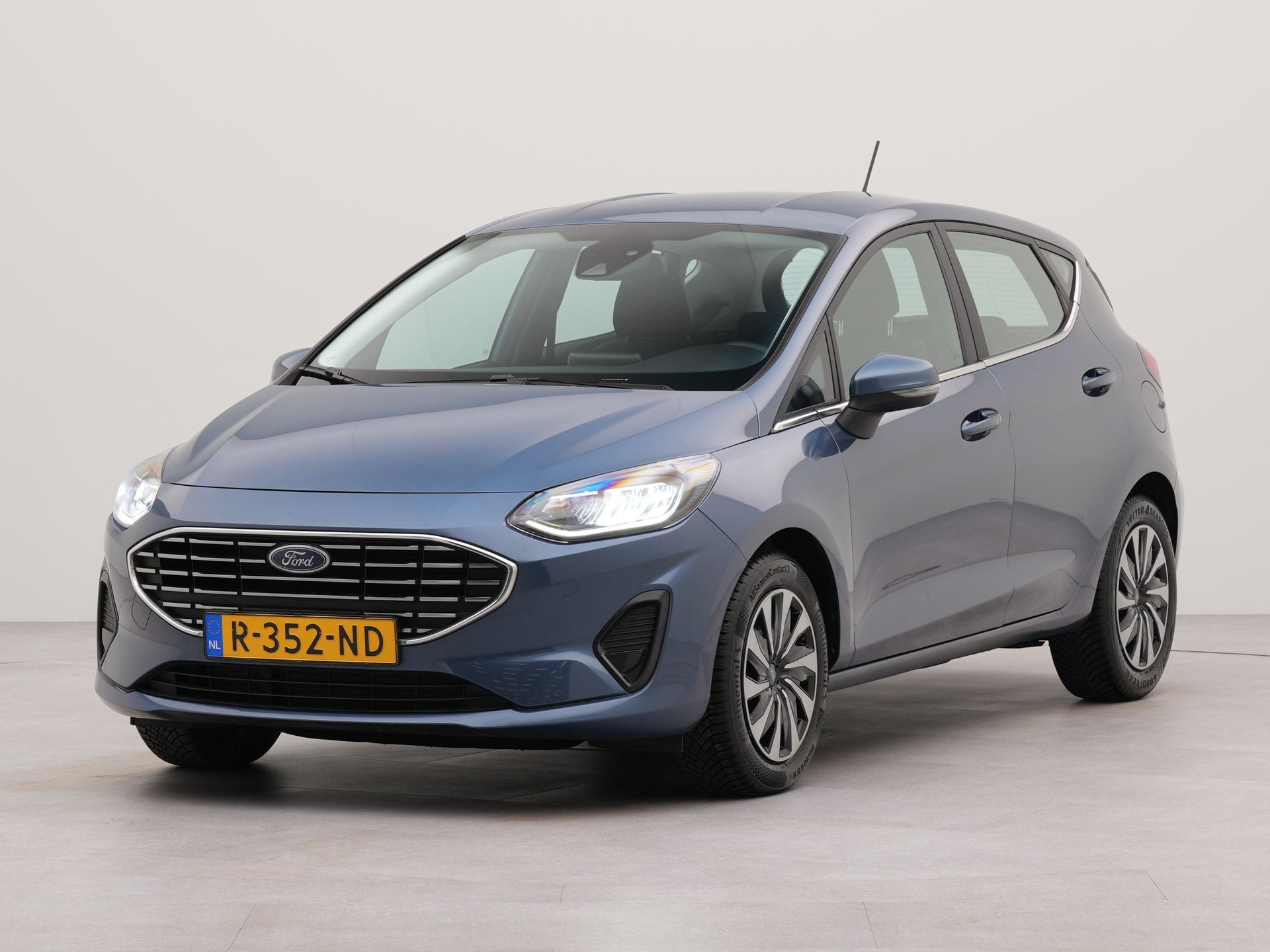 Ford Fiesta 1.0 EcoBoost Hybrid Titanium | Apple Carplay & Android Auto | Cruise Control | Stuurwiel Verwarmd | Lane Assist | DAB |