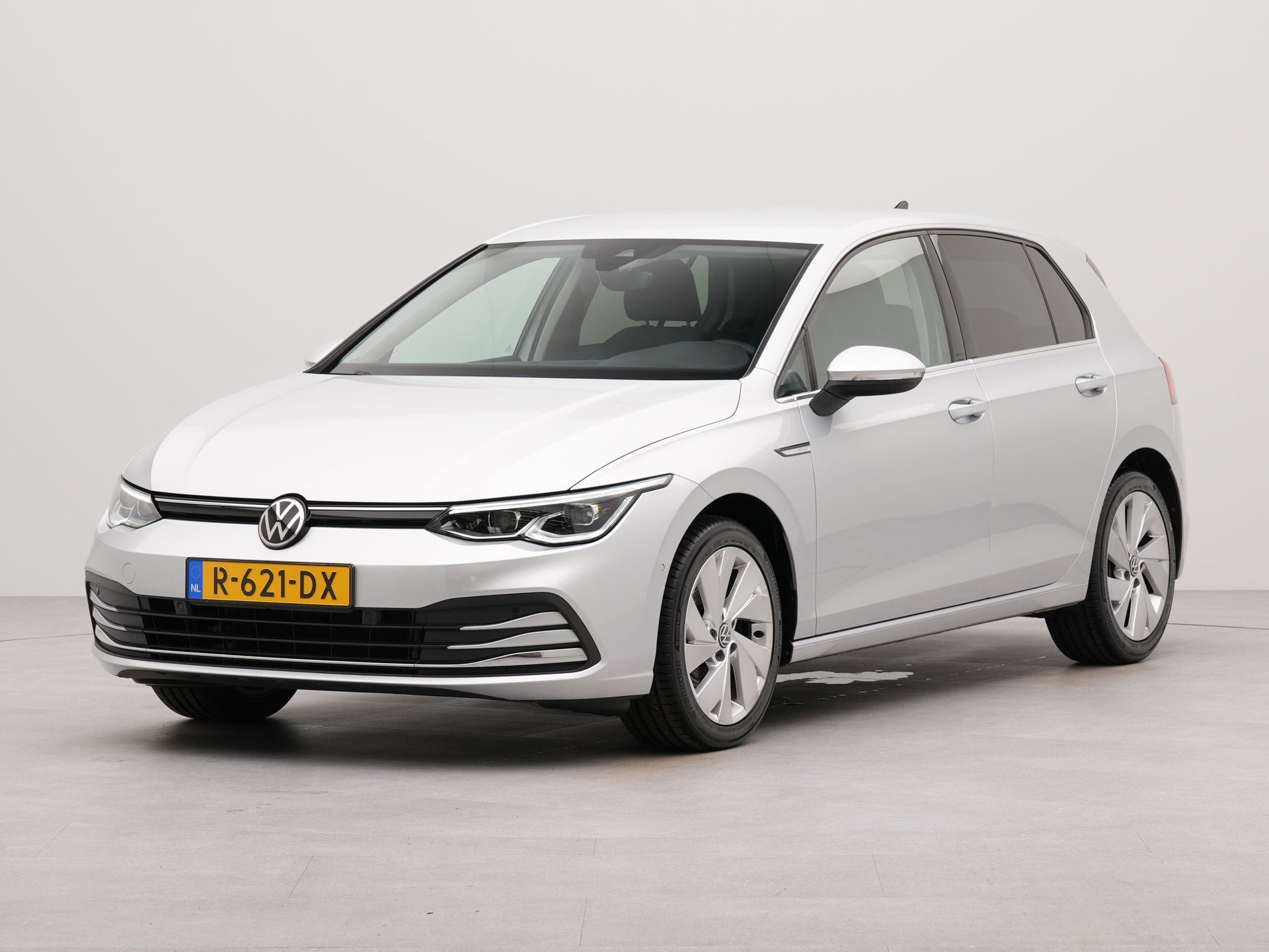 Volkswagen Golf 1.5 TSI | Apple Carplay | Navigatie | Trekhaak autom uitklapbaar | Parkeersensoren voor en achter | Achteruitrij camera |