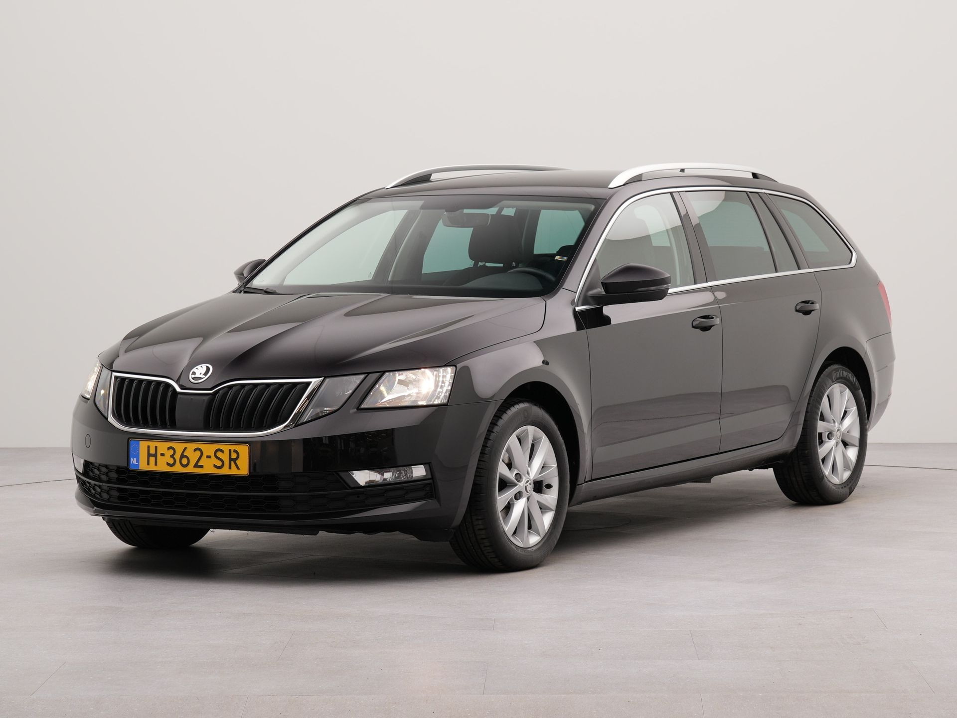 Škoda Octavia Combi 1.5 TSI Greentech Business Edition Automaat | Apple Carplay & Android Auto | Cruise Control | Navigatie | Parkeersensoren Achter |