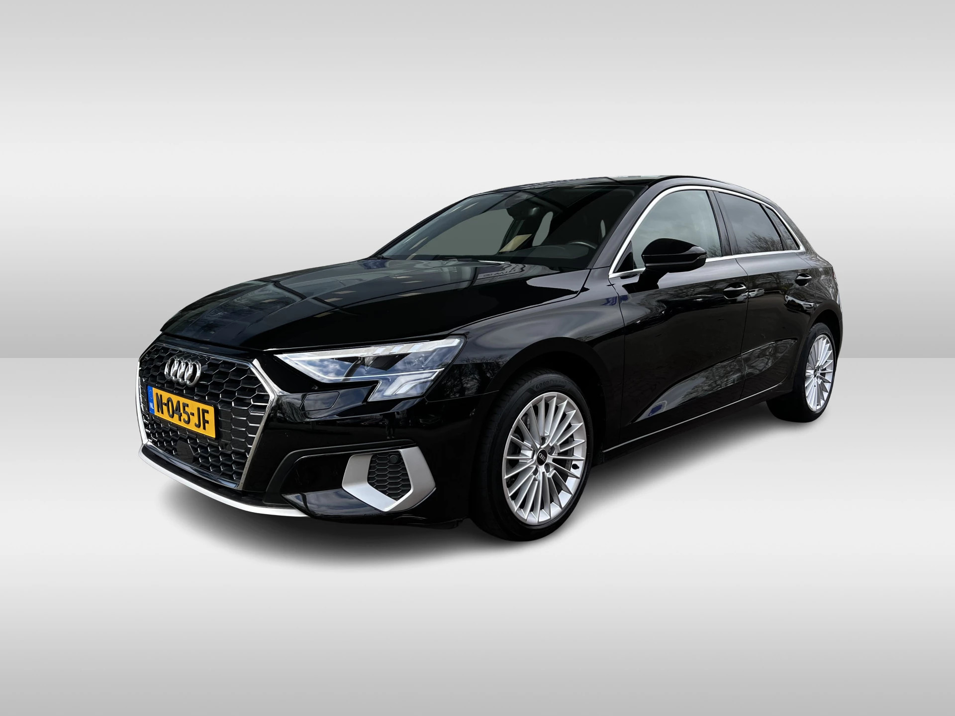 Audi A3 Sportback 30 TFSI Advanced edition AUT/ Digitale Cockpit/   Led/ Keyless Start/  Camera/  Clima/ Navi/ Parkeersensor/ 17 lmv