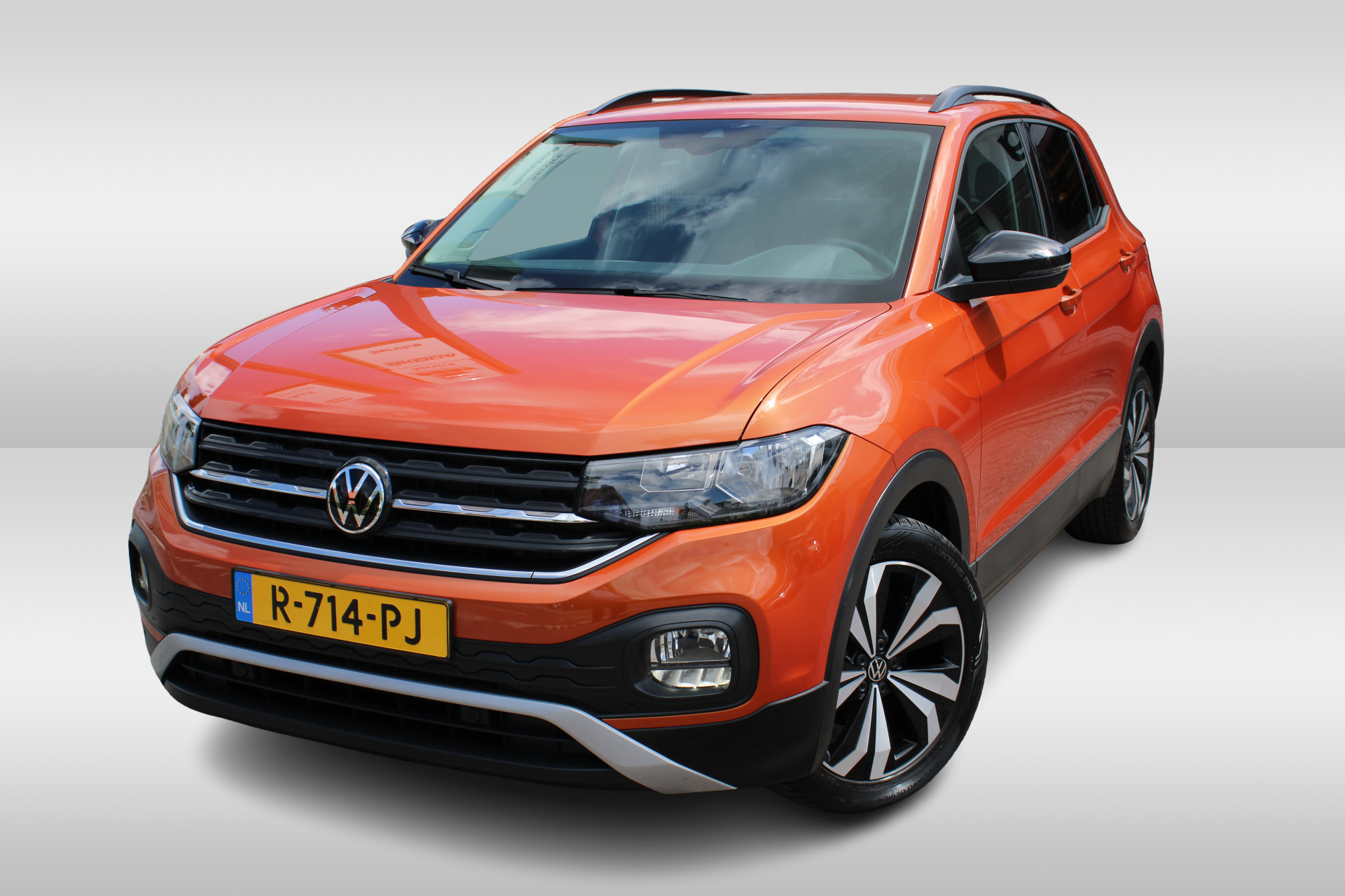 Volkswagen T-Cross 1.0 TSI 110pk Life / Climatronic airco / Navigatie / Design pakket Black / Parkeersensoren / LM 17 inch