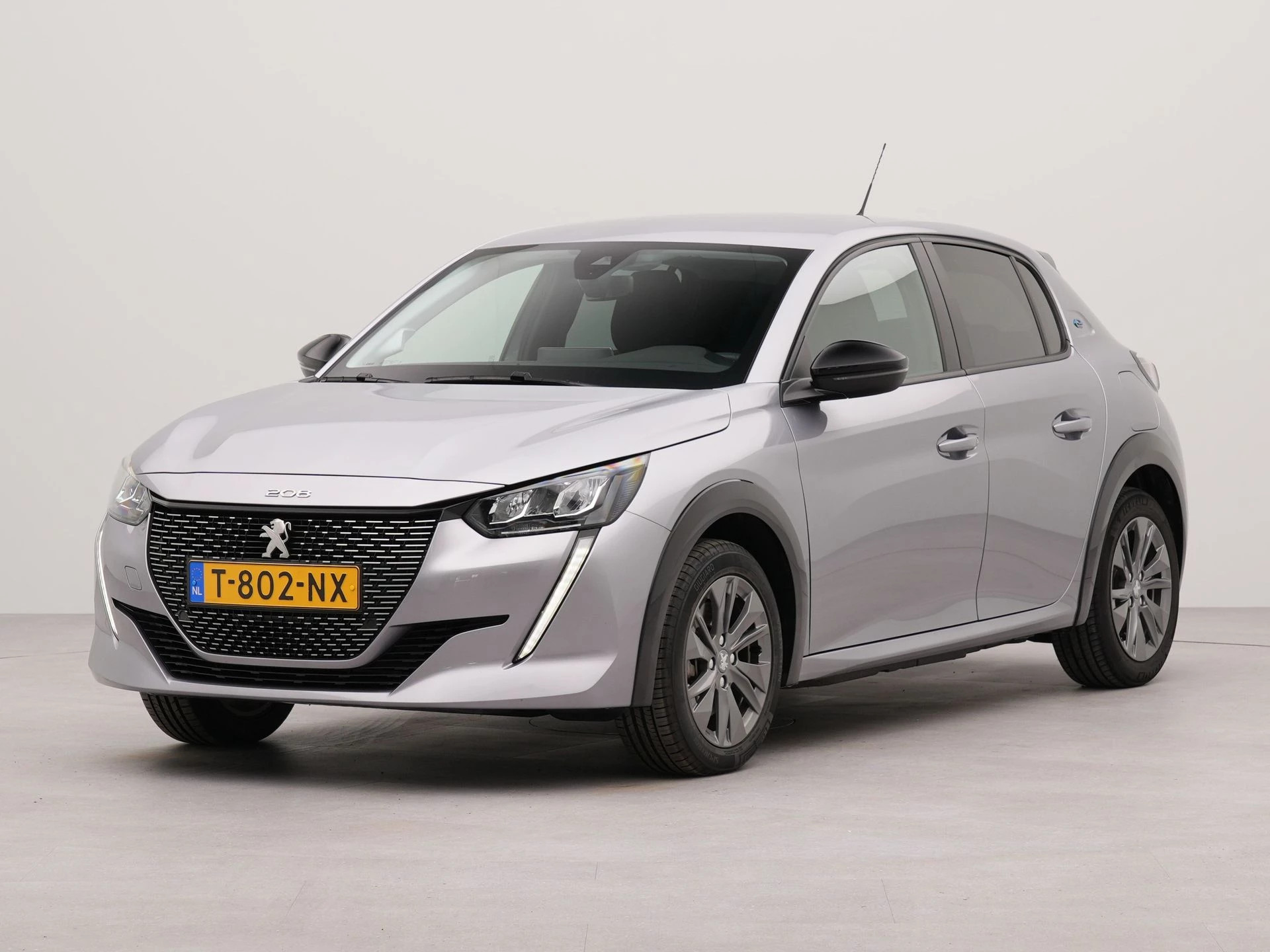 Peugeot e-208 EV Active Pack 50 kWh | Apple carplay | Parkeersensoren acher | Bluetooth |