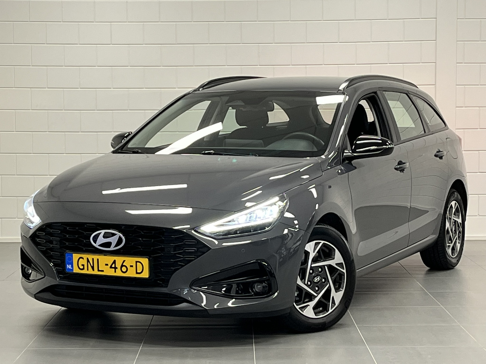 Hyundai i30 Wagon 1.0 T-GDi MHEV Comfort LED | NAVIGATIE | KEYLESS | RUIME STATIONWAGON!