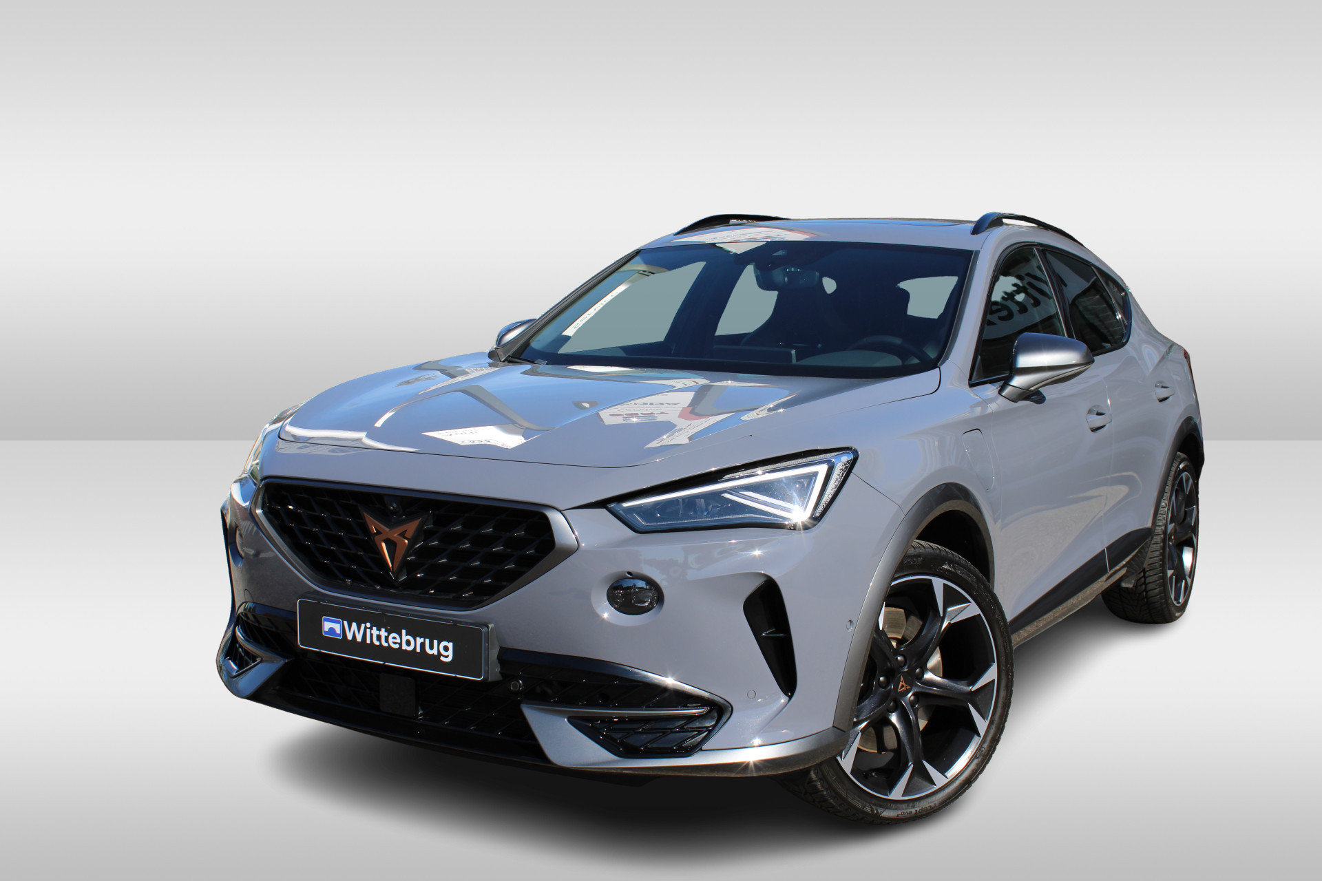 CUPRA Formentor 1.4 e-Hybrid 245pk Black Edition DSG Automaat / Panorama dak / Black Leder / LM 19 inch / Navigatie / LED Matrix / 360 Camera