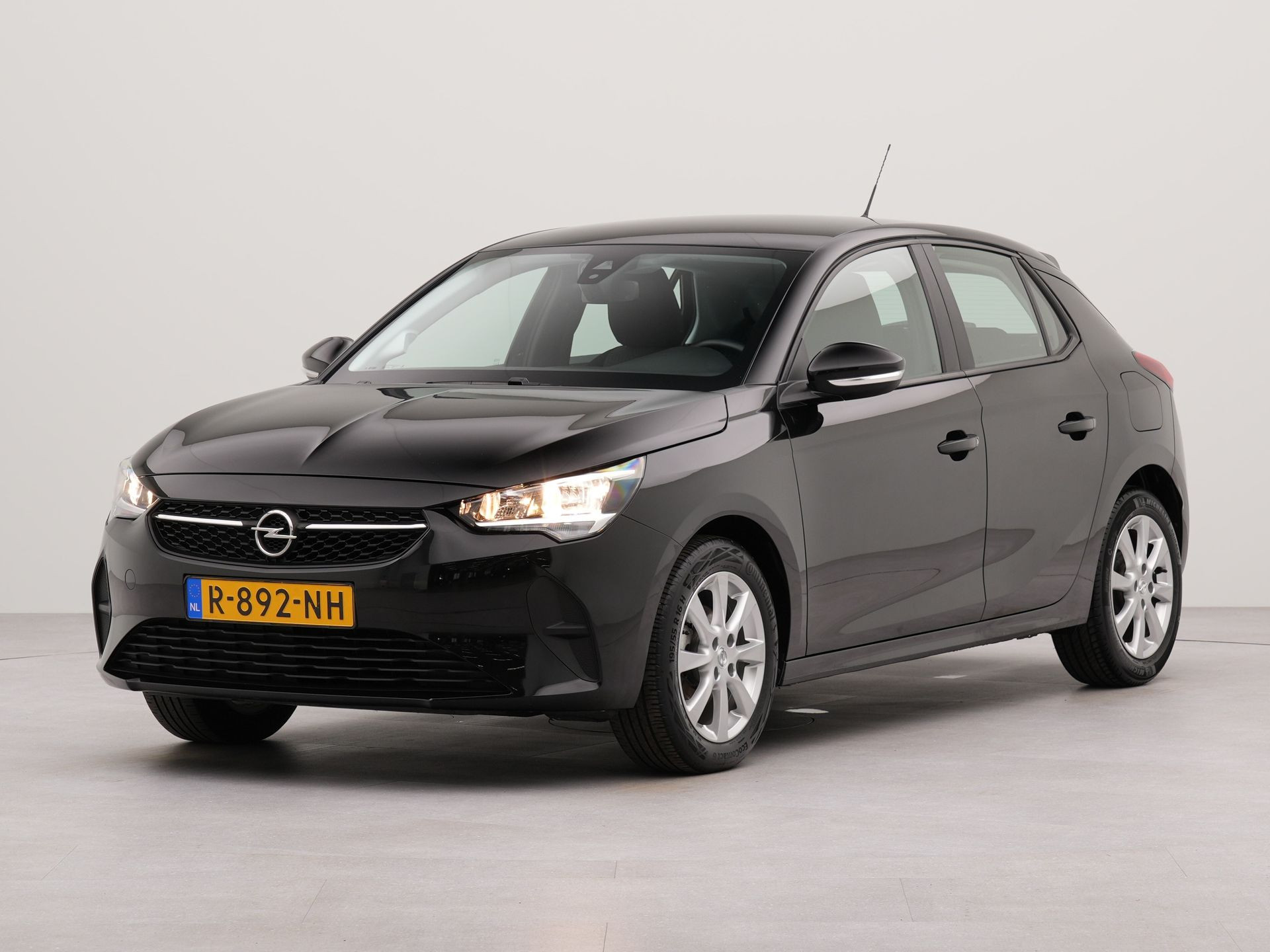 Opel Corsa 1.2 Edition | Bluetooth | Airco | Spraakbediening | Apple Carplay | Parkeersensoren achter |