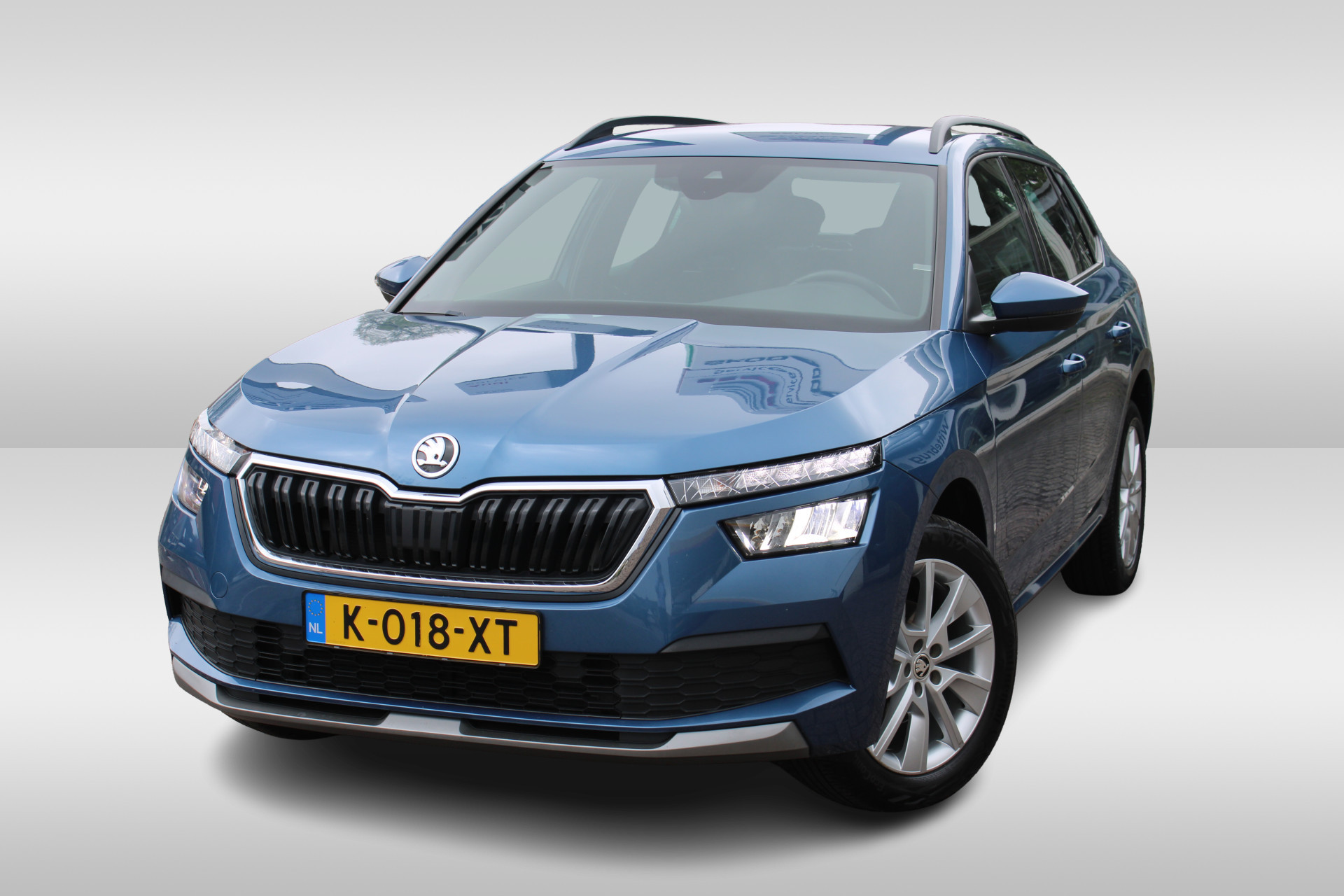 Škoda Kamiq 1.0 TSI 110pk Sport Business / LED / Navi by APP / LM 17 inch / Clima / Parkeersensoren A