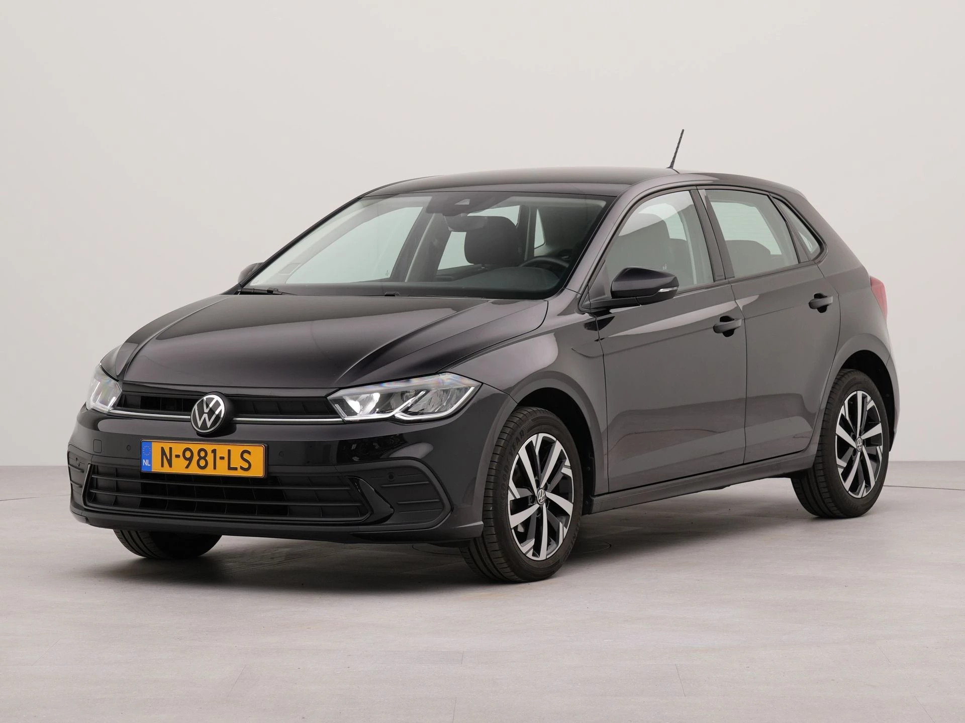 Volkswagen Polo 1.0 TSI Life | Appconnect | Parkeersensoren voor en achter | Bluetooth | Airco |