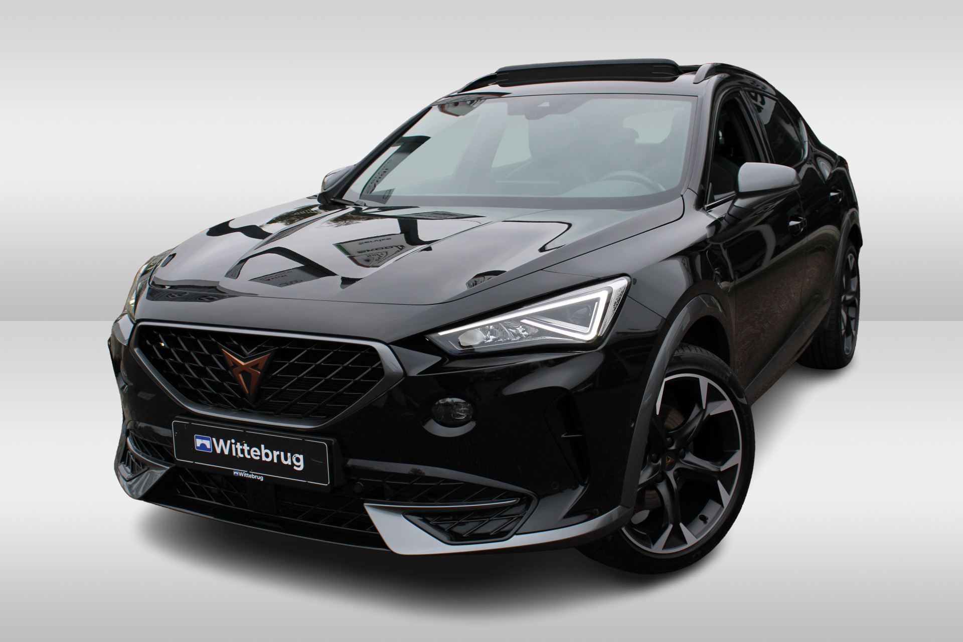 CUPRA Formentor 1.4 e-Hybrid 204pk Performance DSG Automaat / Panorama dak / LM 19 inch / Navi / APP Connect / Park Assist / Keyless