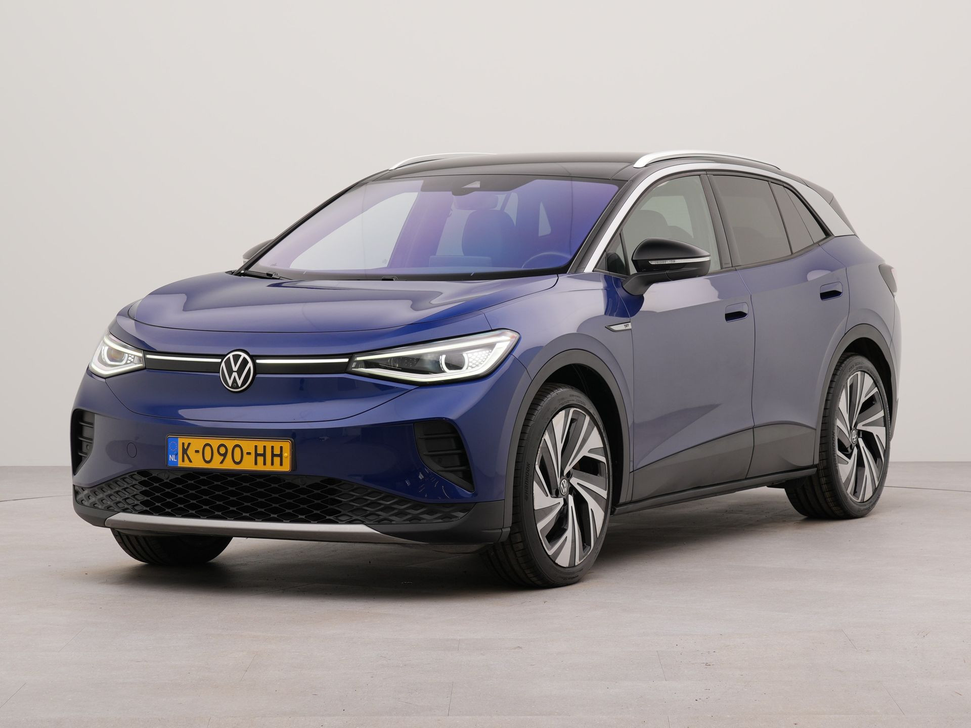 Volkswagen ID.4 First Max 77 kWh glazen panorama dak | SoH 89,6 % |  Apple Carplay | Navigatie | Wifi | Glazen panorama dak | Spraakbediening | Achteruitrij camera | Electr.bedienb voorstoelen | Voorstoelen verwarmd | Spraakbediening |
