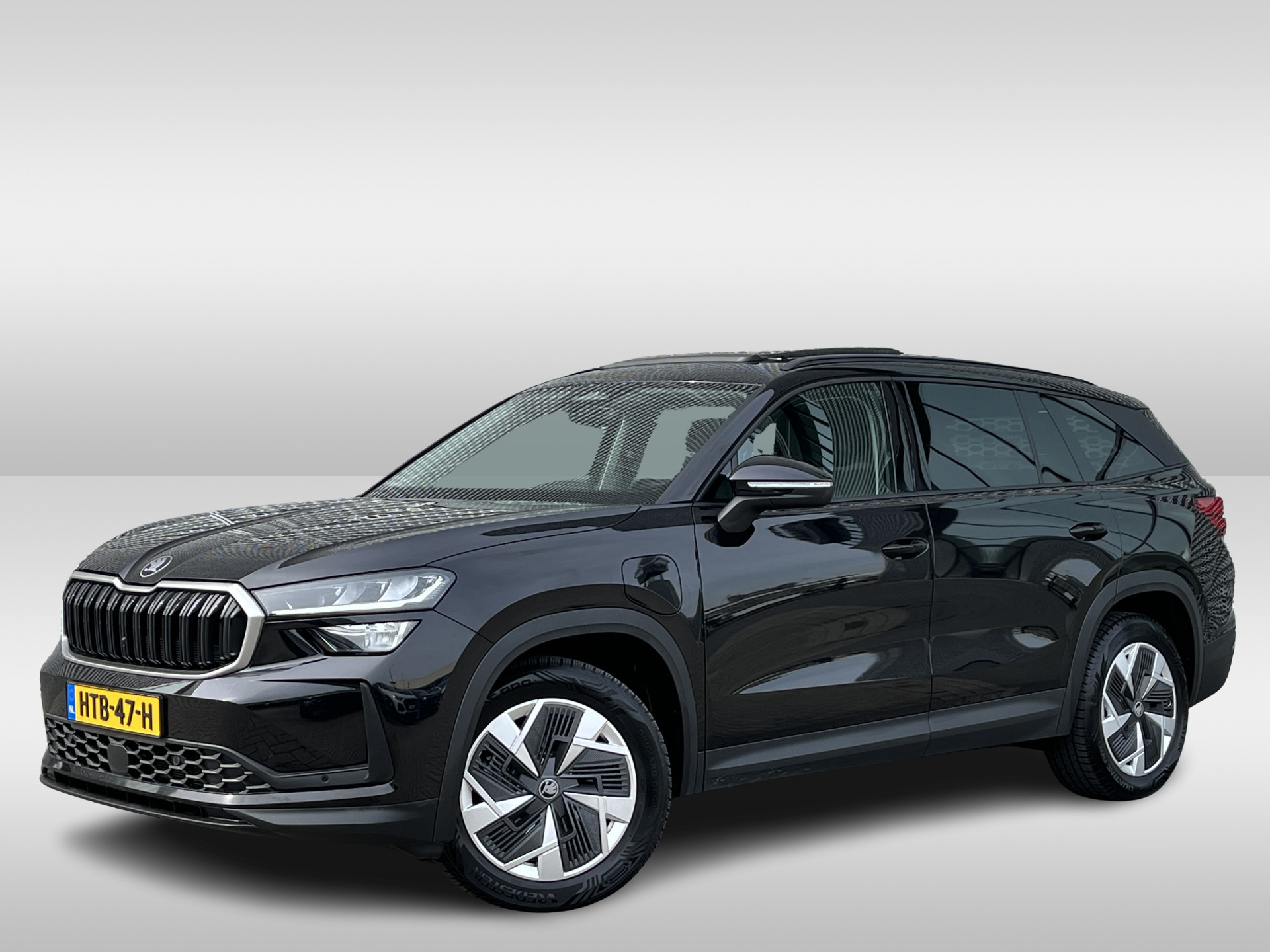 Škoda Kodiaq 1.5 TSI PHEV Business Edition / Pano / Navigatie / App connect / Zwenkbare trekhaak / Fabriekgarantie 2029 / P4