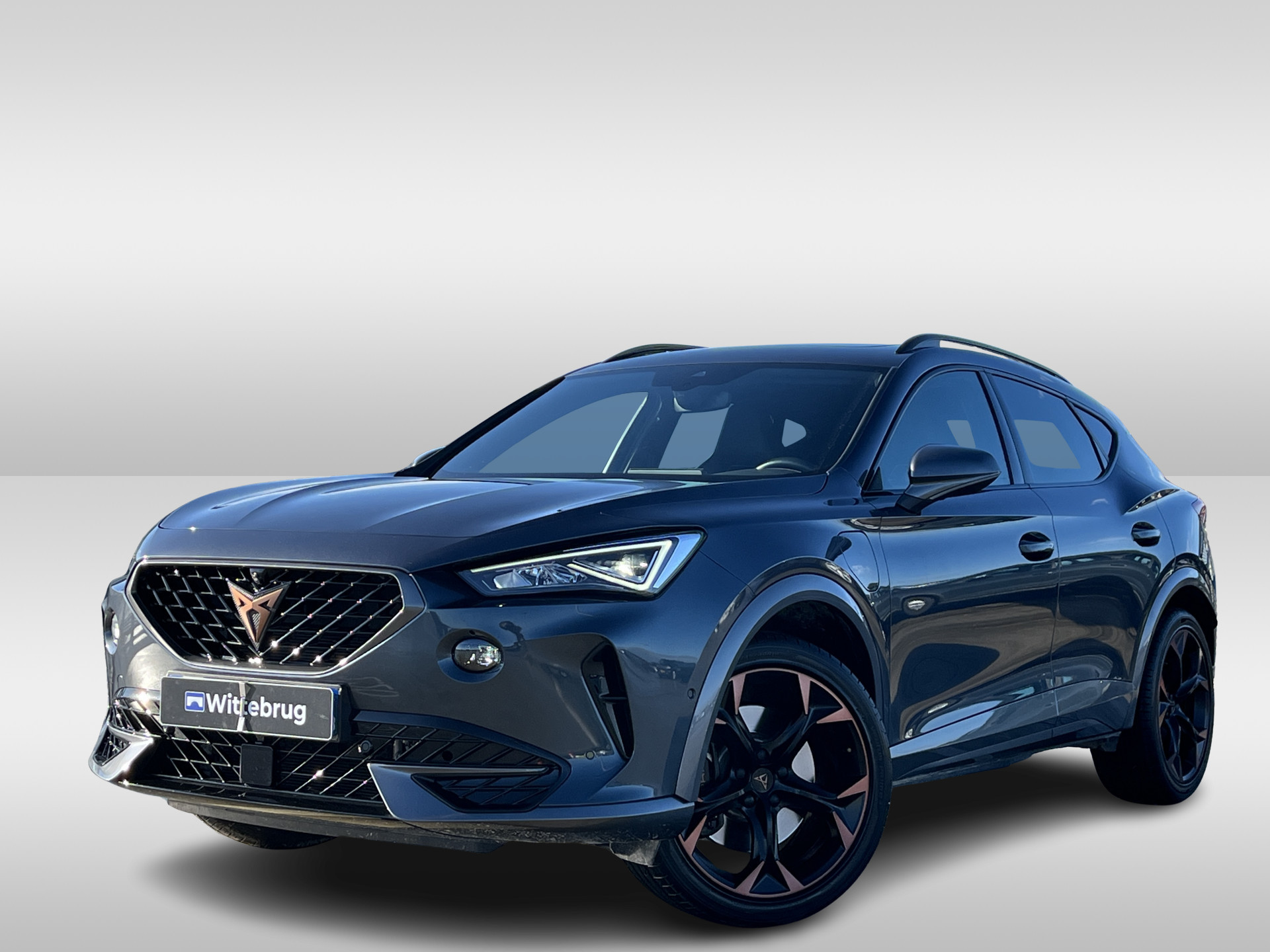 CUPRA Formentor 1.4 e-Hybrid 245PK VZ Performance / Panoramadak / 360 Camera / Zwenkbare Trekhaak / Supersport Stuur / Memory Seat / Elektrische Achterklep P4