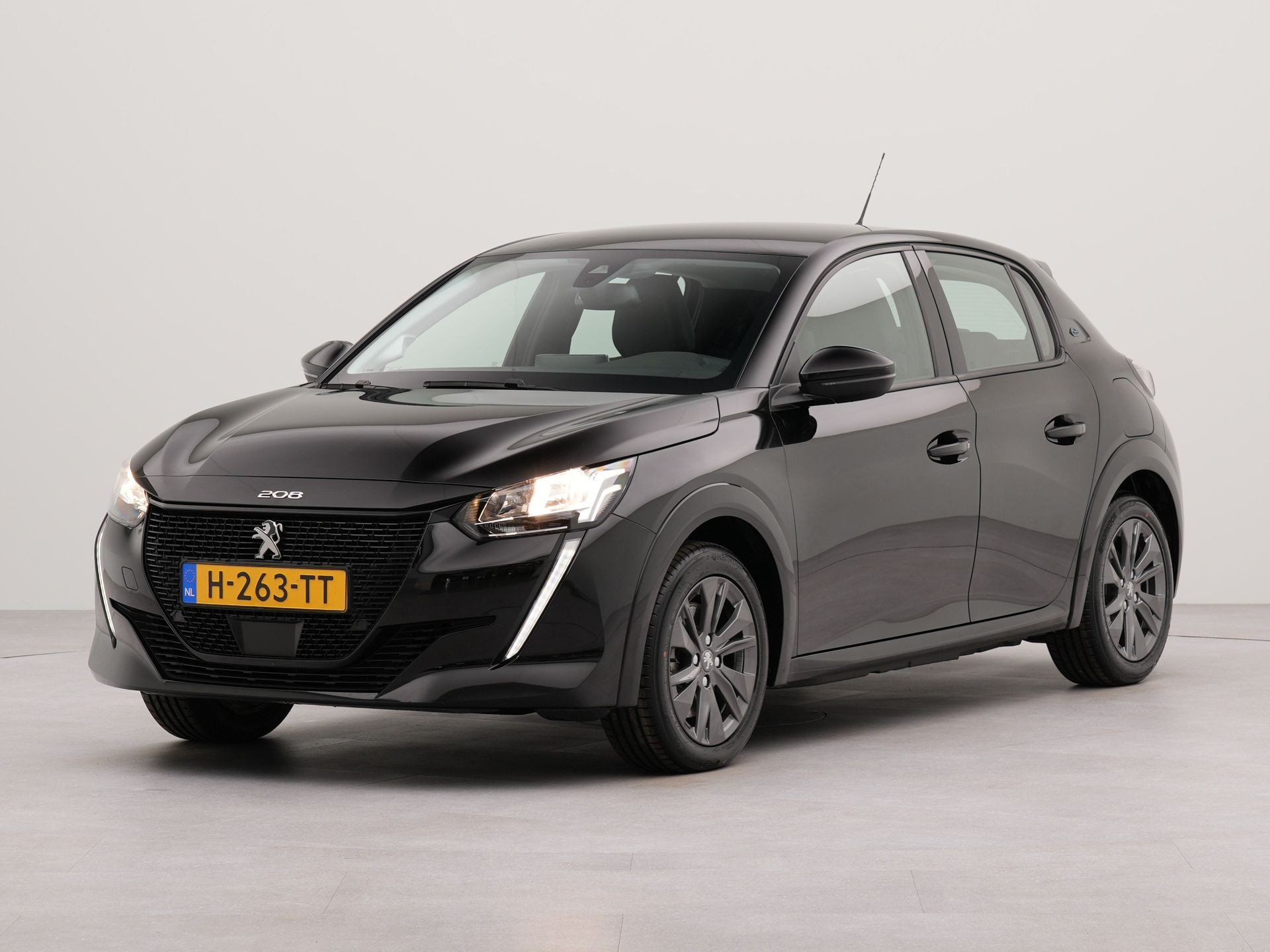 Peugeot e-208 EV Active 50 kWh | Apple Carplay | Parkeersensoren achter | Lane Assist | Cruise Control |