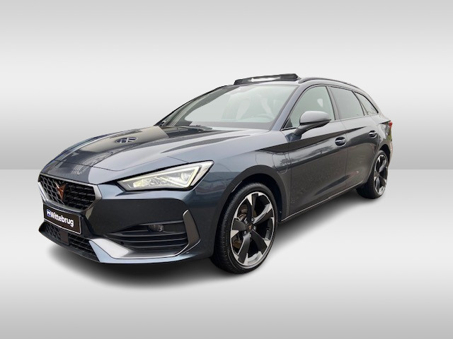 CUPRA Leon Sportstourer 1.4 e-Hybrid 204PK DSG VZ Performance / Panoramadak  / Parkeersensoren achter / Navigatie / Cruise Control / 18