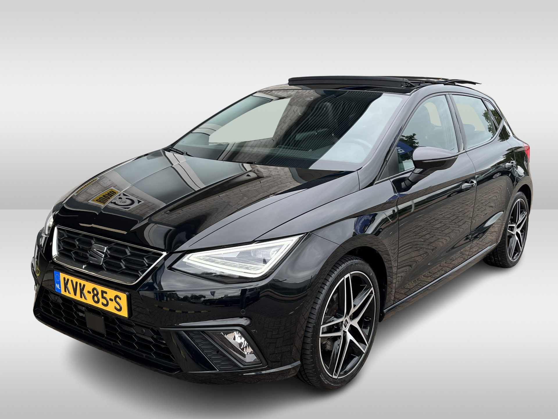 SEAT Ibiza 1.0 TSI FR / PANO/ 110PK/ CRUISE/ PARK.SENSOREN V+A/ CAMERA/ ALCANTARA/ NAVI/ FULL LINK/ STOELVERWARMING/ DIGITAL DASH/ RIJ-MODI/ DAB/ CLIMA/ LED/ 18'' LMV
