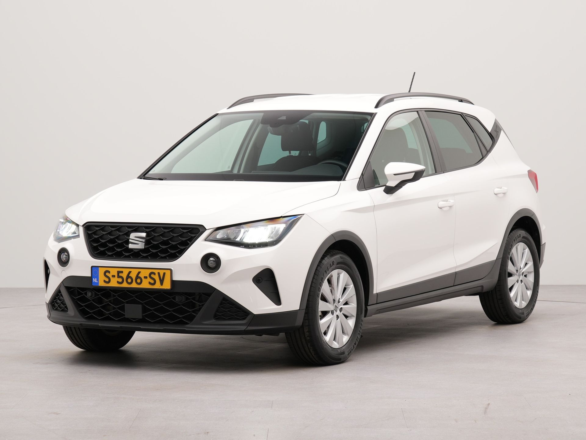 SEAT Arona 1.0 TSI Style Business Connect | Apple Carplay | DAB | Cruise Control | Lane Assist | Voorstoelen Verwarmd |