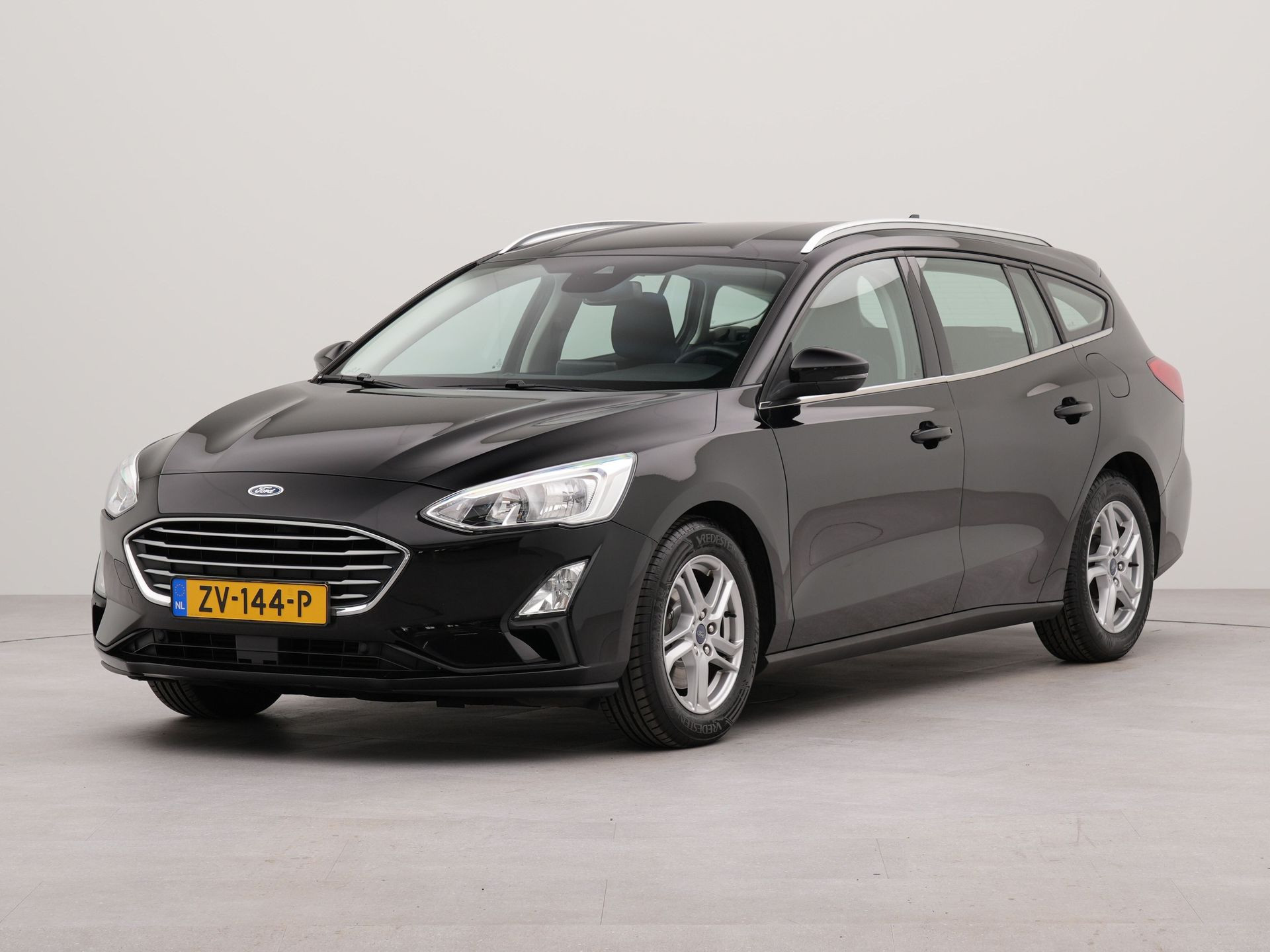 Ford Focus Wagon 1.0 EcoBoost Active Business | Navigatie | Bluetooth | Parkeersensoren voor en achter |
