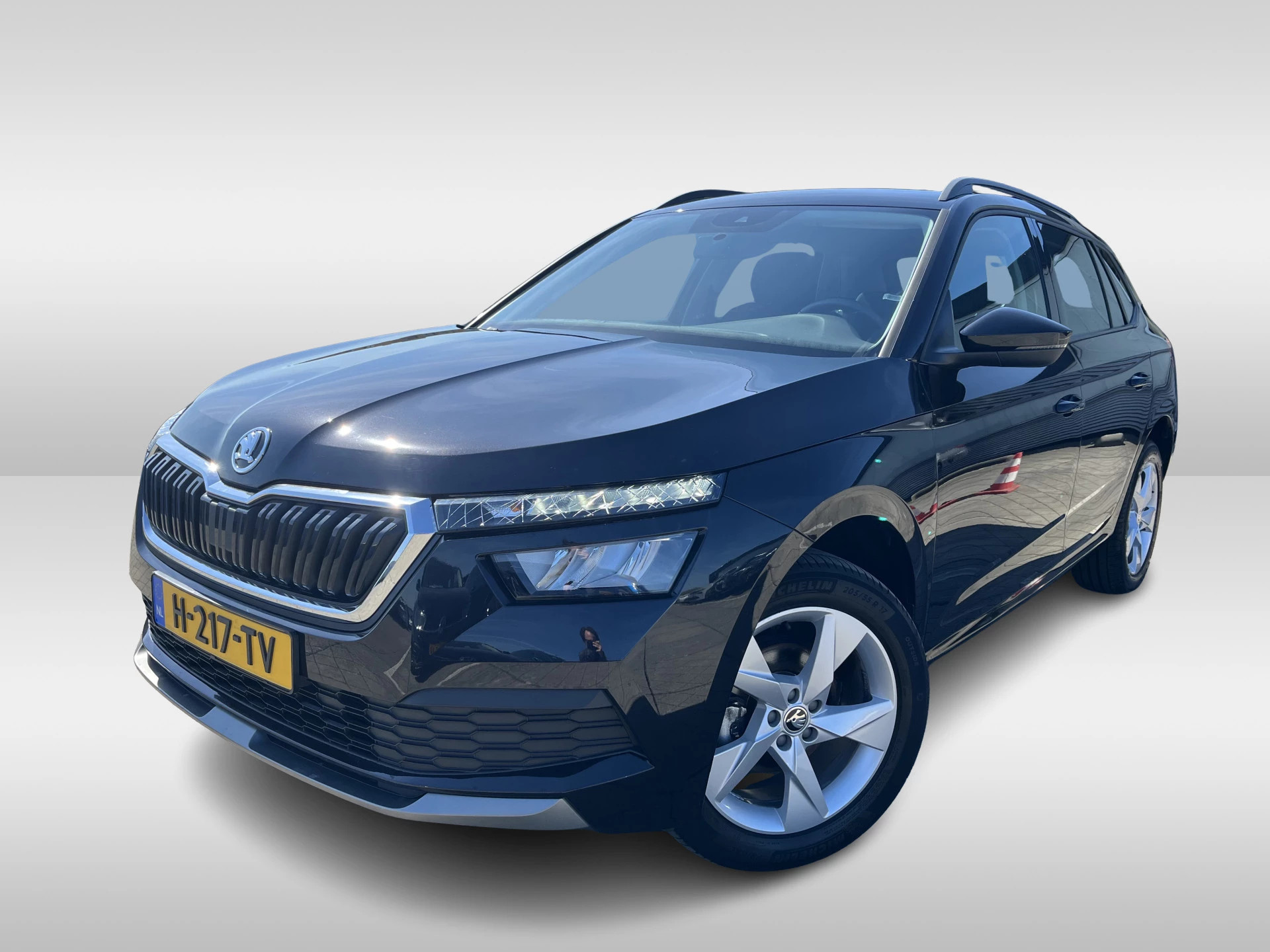 Škoda Kamiq 1.0 TSI Ambition Sunset Navigatie / Airco / Parkeersensoren / LED verlichting / Bluetooth