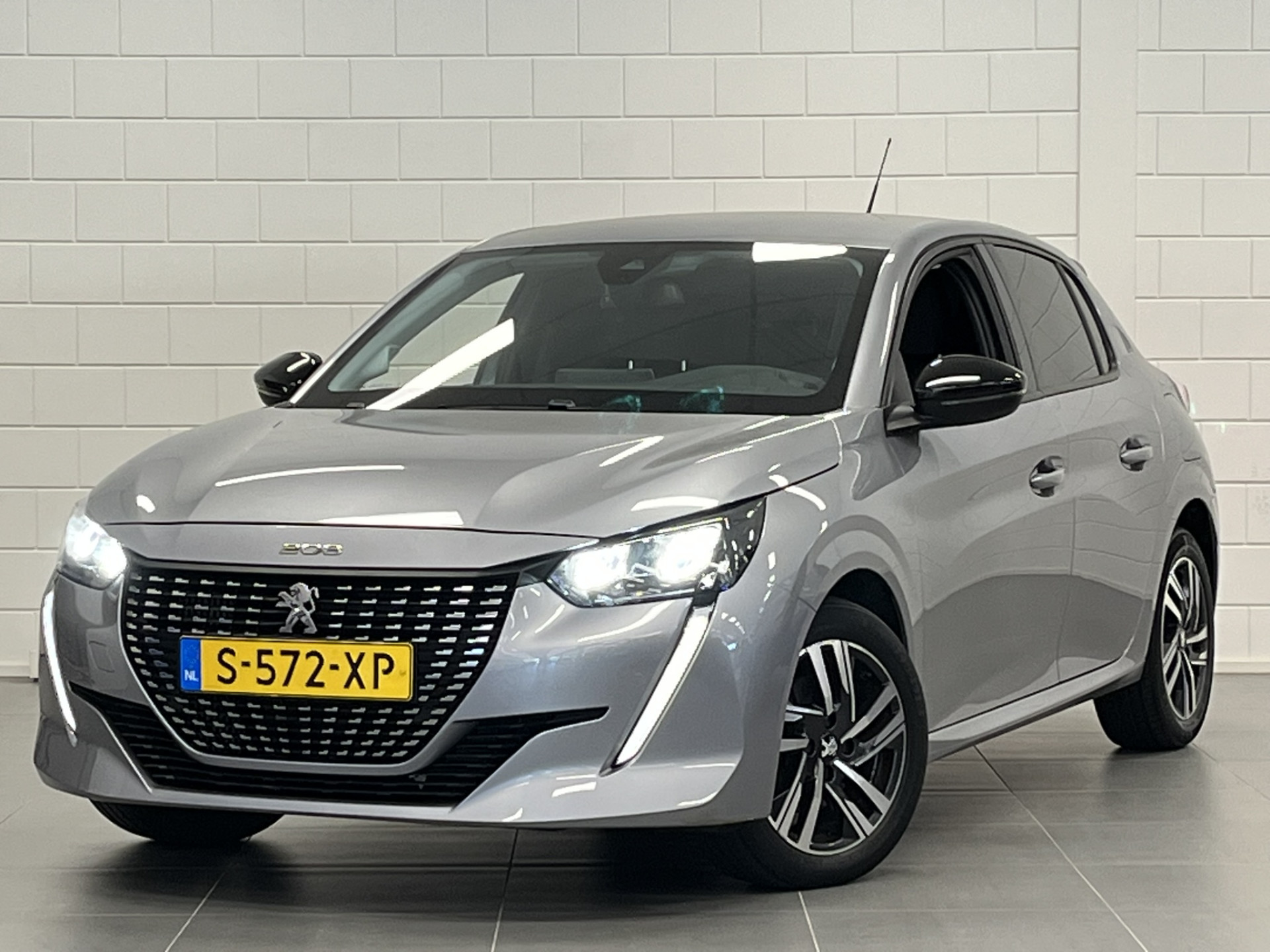 Peugeot 208 1.2 PureTech Allure Pack APPLE / ANDROID NAVIGATIE | LICHTMETALEN VELGEN | CLIMATE CONTROL