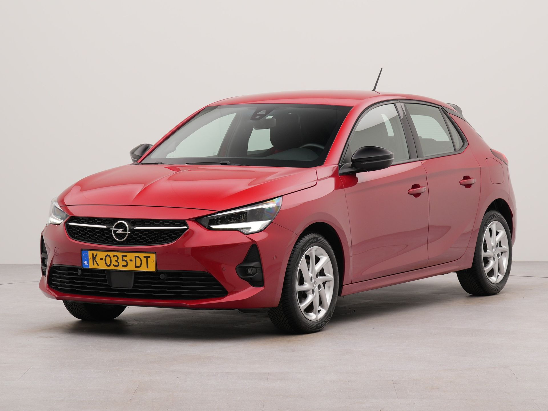 Opel Corsa 1.2 GS Line | Apple carplay | Android auto | Navigatie | Achteruitrijcamera | Parkeer sensoren ||  voor en achter |