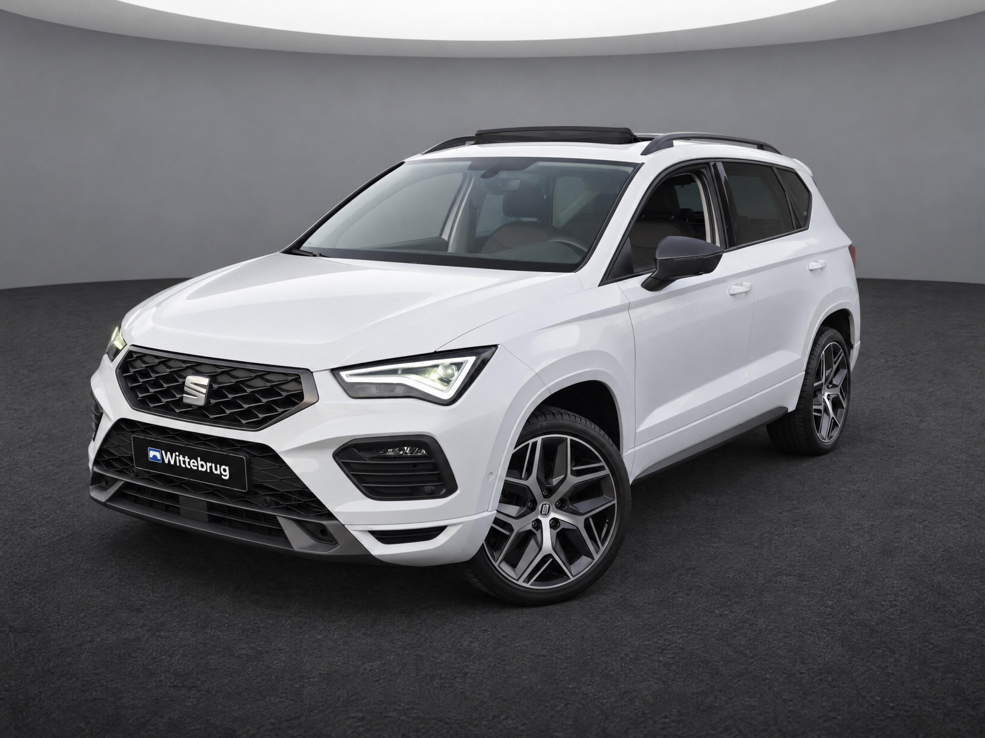 SEAT Ateca 1.5 TSI 150pk FR DSG Automaat / Panorama schuifdak / Navigatie / LM 19 inch / Camera / Park Assist / Elektr klep /
