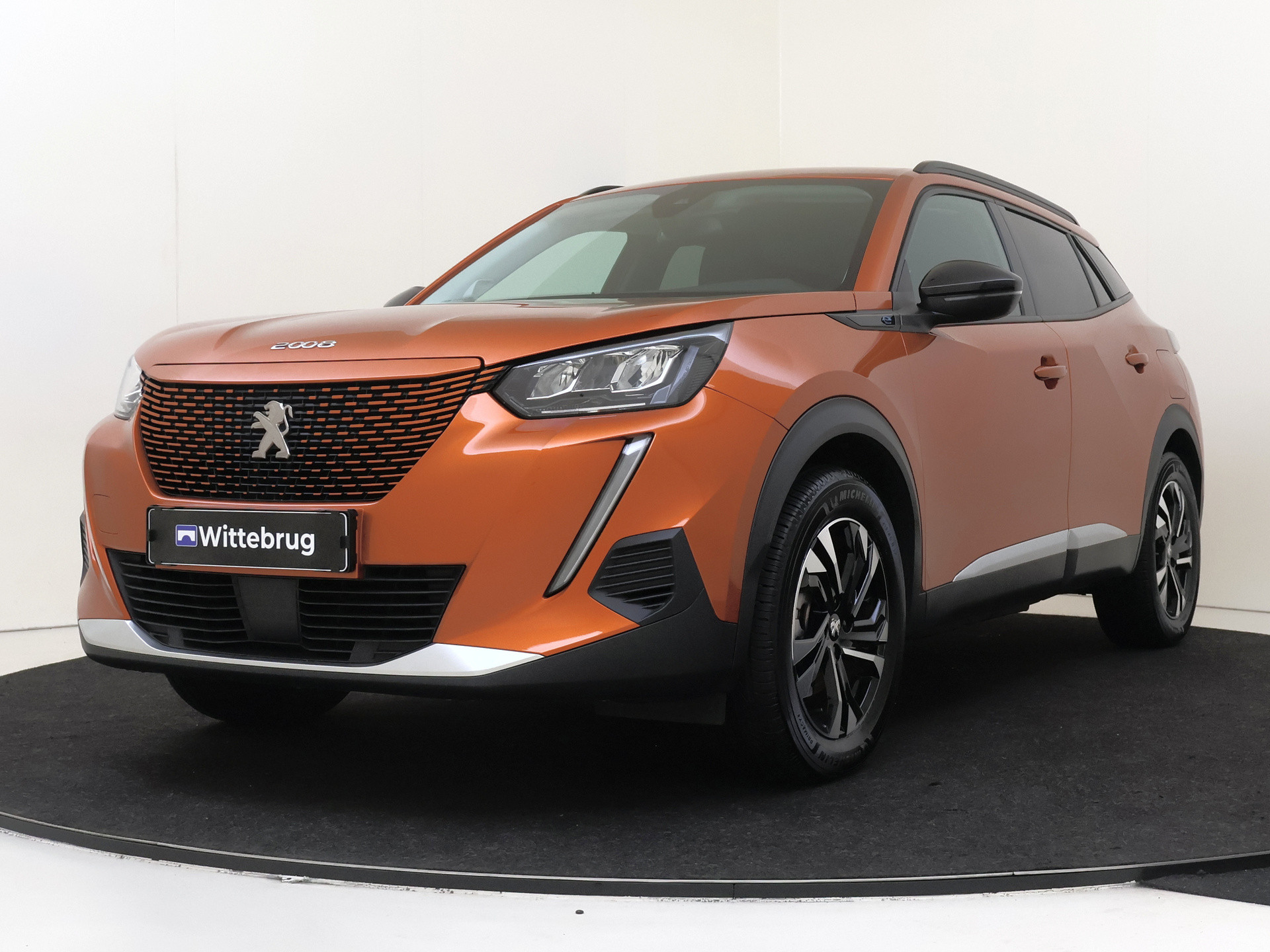 Peugeot e-2008 EV Allure 50 kWh | Carplay | Keyless Start | Clima | Parkeerhulp |