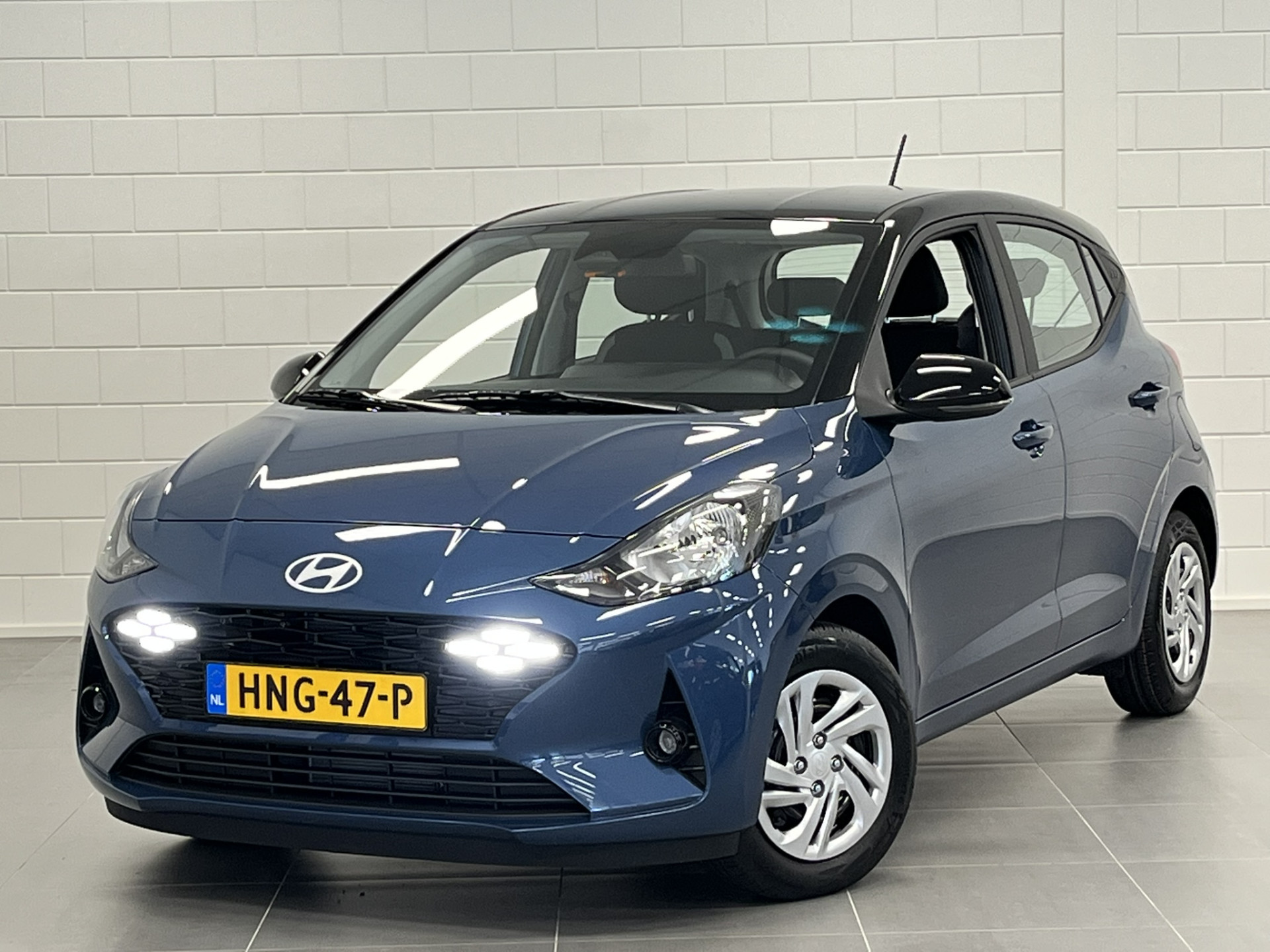 Hyundai i10 1.0 Comfort Smart NAVIGATIE | PARKEERSENSOREN + CAMERA | TWO TONE | DEMO BESCHIKBAAR VANAF 30-08-2025
