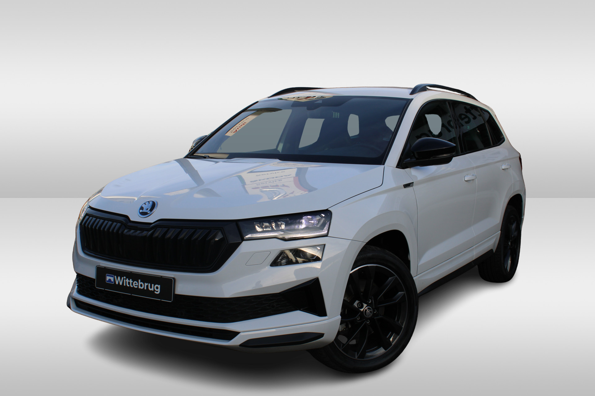 Škoda Karoq 1.5 TSI ACT 150pk Sportline DSG Automaat / Navigatie / LM 18 inch / Parkeersensoren / Camera / Full LED Matrix / Keyless