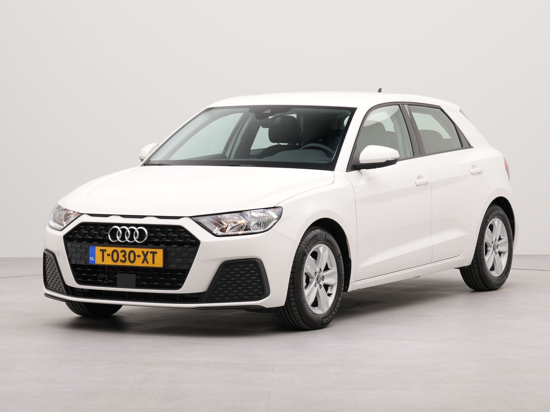 Audi A1 Sportback 25 TFSI Pro Line | Appconnect | Bluetooth | Middenarmsteun | Parkeersensoren achter |