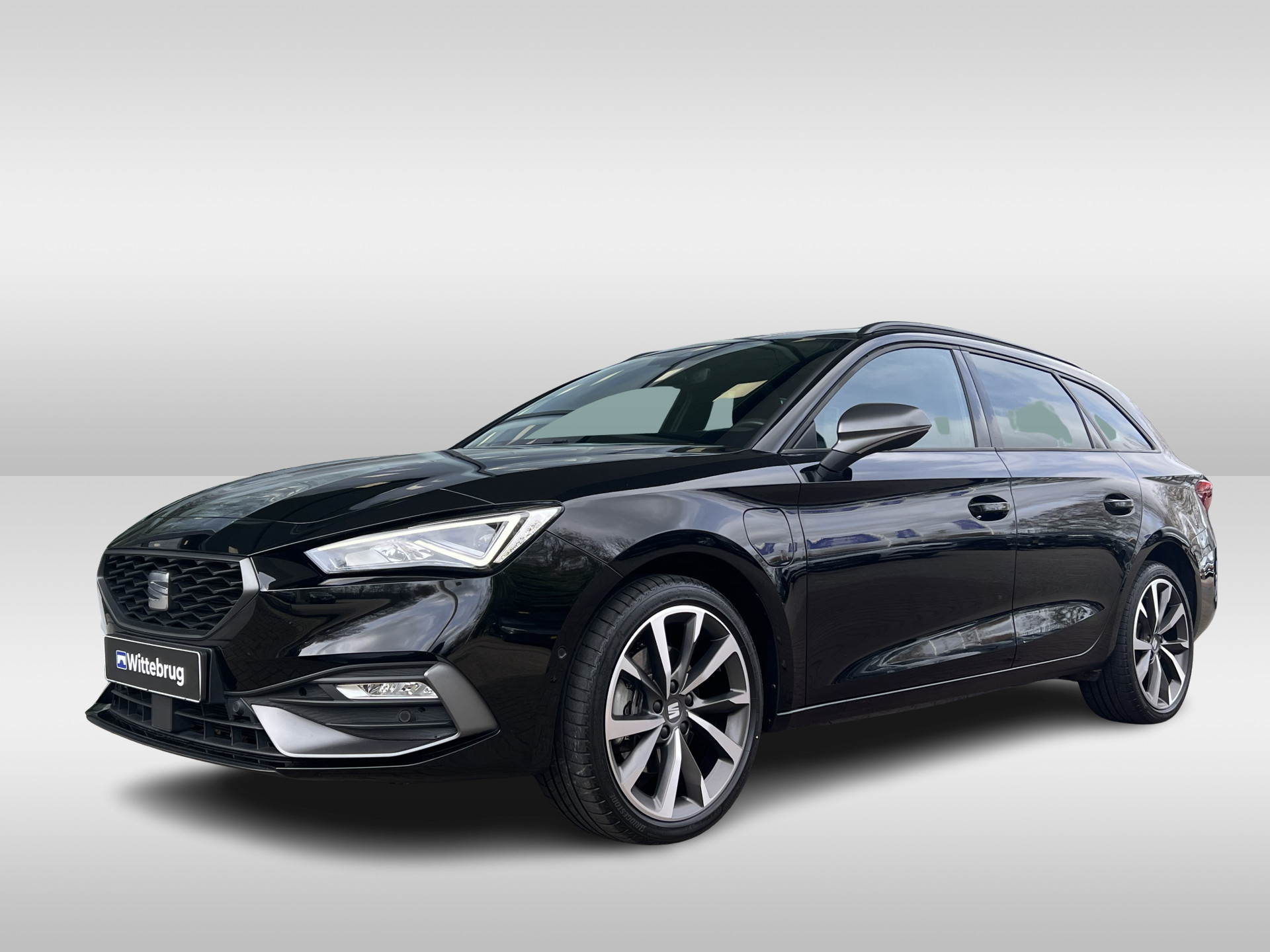 SEAT Leon Sportstourer 1.4 TSI 204pk eHybrid PHEV FR / Panoramadak /  Memory Seats / Half Leder/Alcantara / App. Connect / 18'' LMV