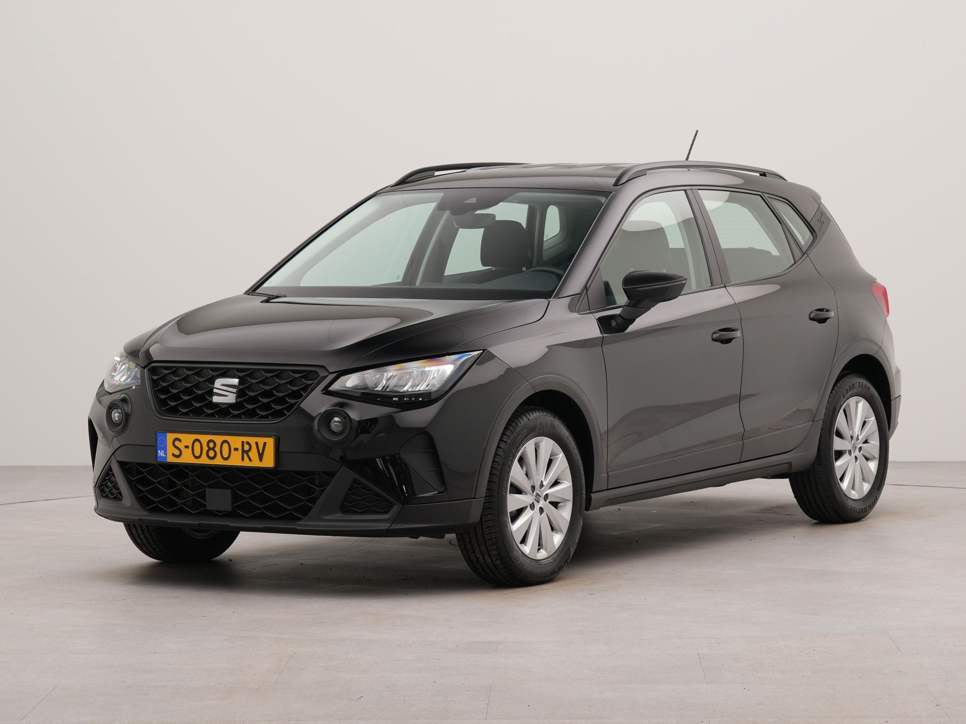 SEAT Arona 1.0 TSI Style incl. trekhaak | Apple Carplay | Trekhaak | Reserve wiel | Connected services | Parkeersensoren achter | Cruise control | Regensensor | Bluetooth |