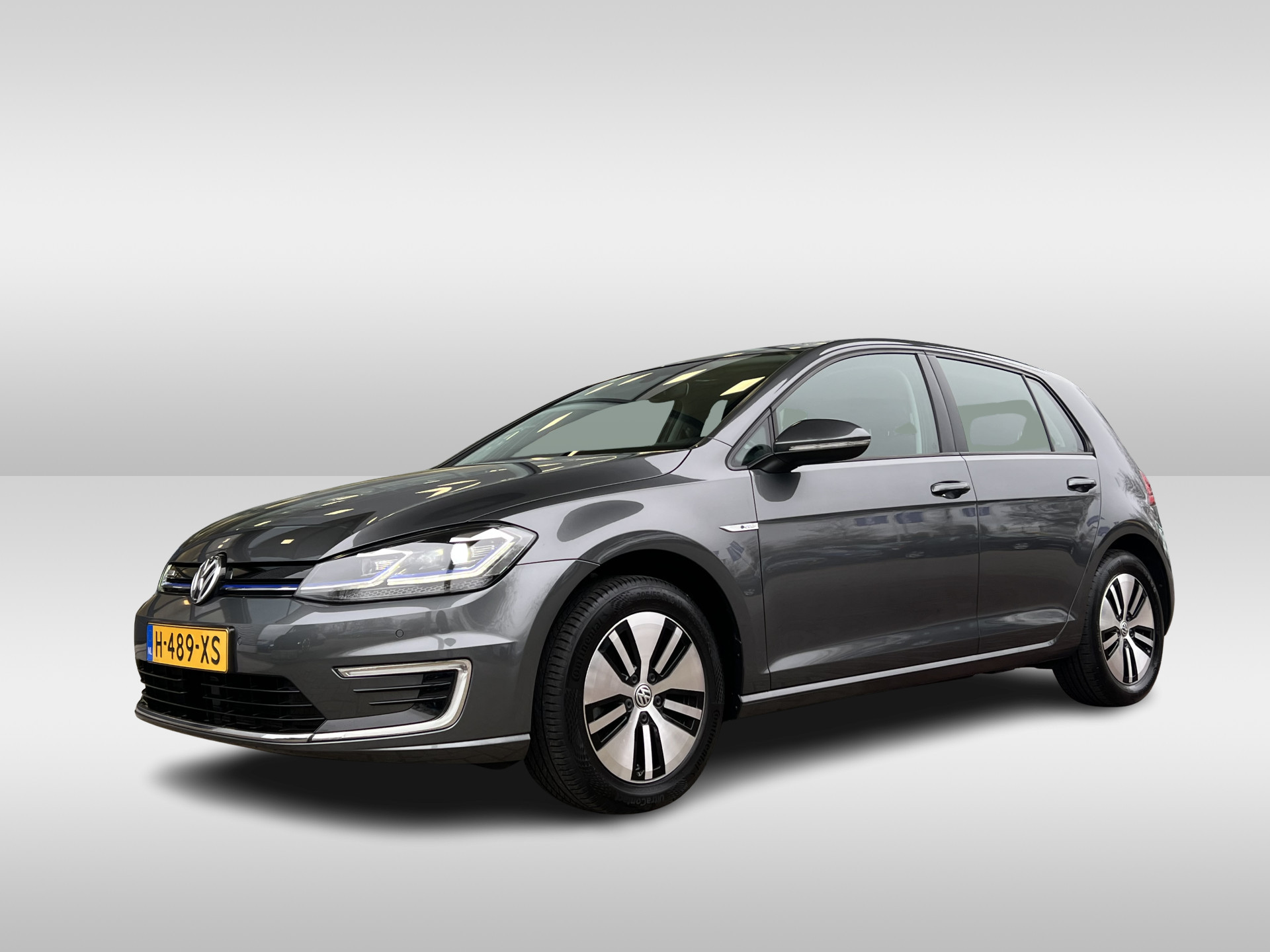 Volkswagen e-Golf E-DITION / Achteruitrijcamera / 16 Inch / Climate control / Adaptive Cruise / Led