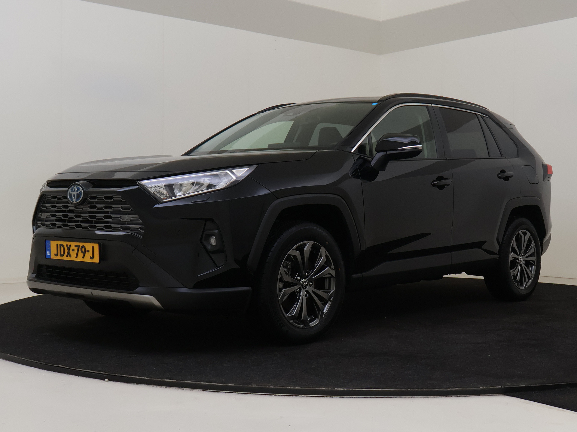 Toyota RAV4 2.5 Hybrid Dynamic | LED voor & achterlichten | Achteruitrijcamera | Adaptive cruise control | Keyless entry | Automatisch dimmende binnenspiegel |