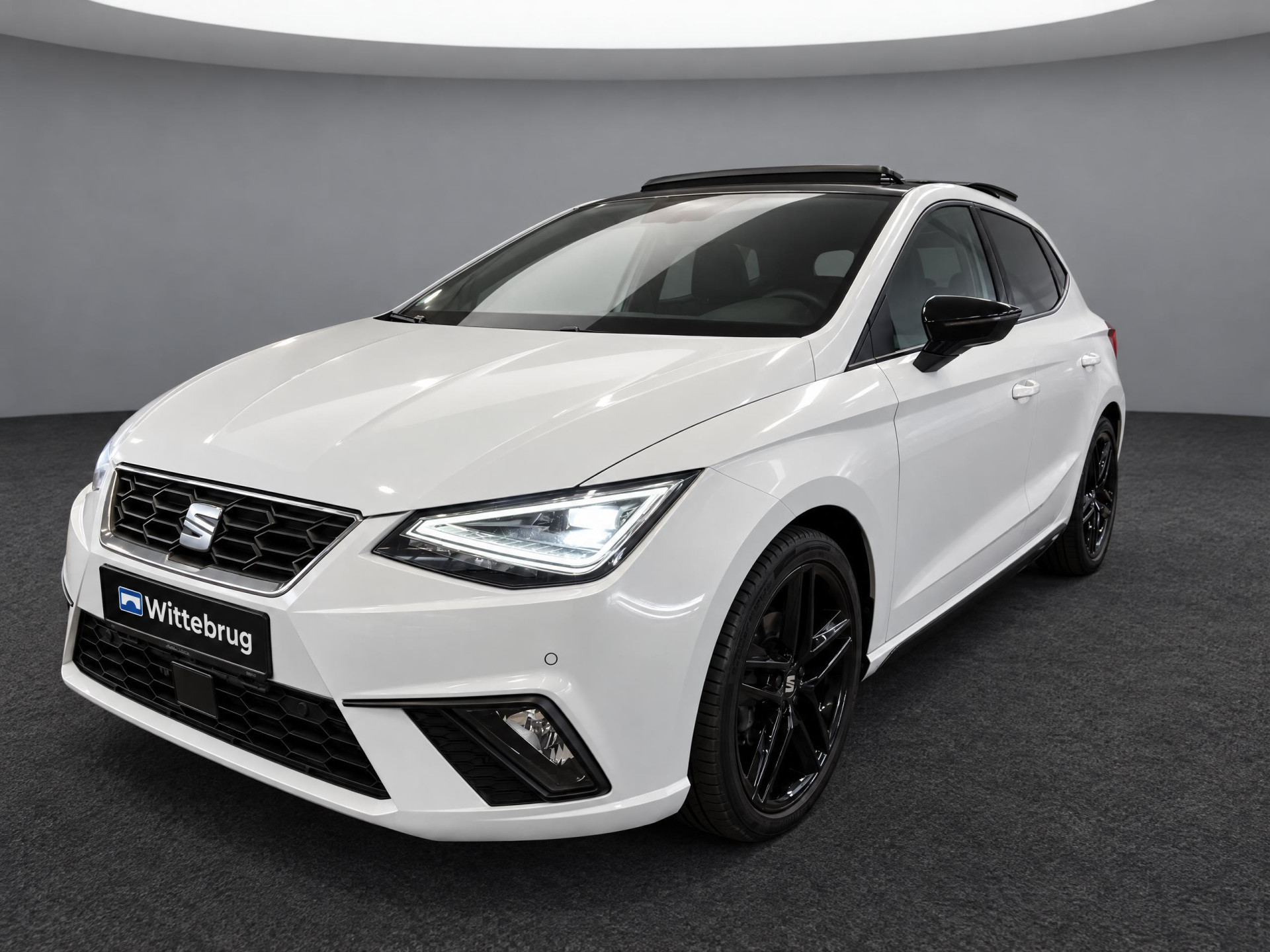 SEAT Ibiza 1.0 TSI 110pk FR Black Edition Panoramadak / Navigatie High / Alcantara / LED / Camera / Top sports HAL