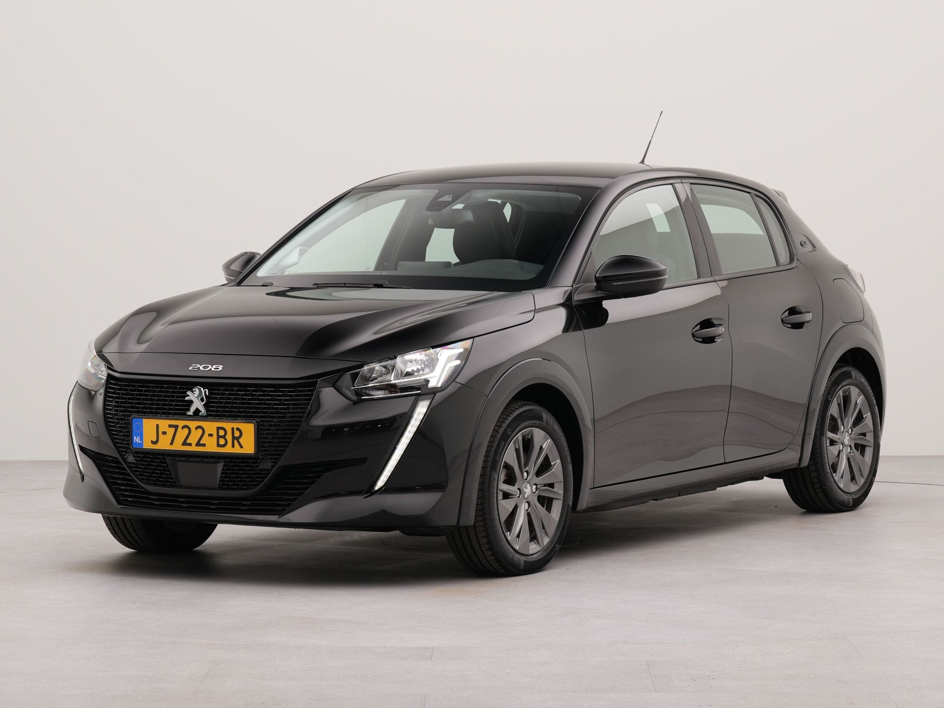Peugeot e-208 EV Allure 50 kWh | Apple carplay | Bluetooth |  | Parkeersensoren achter |