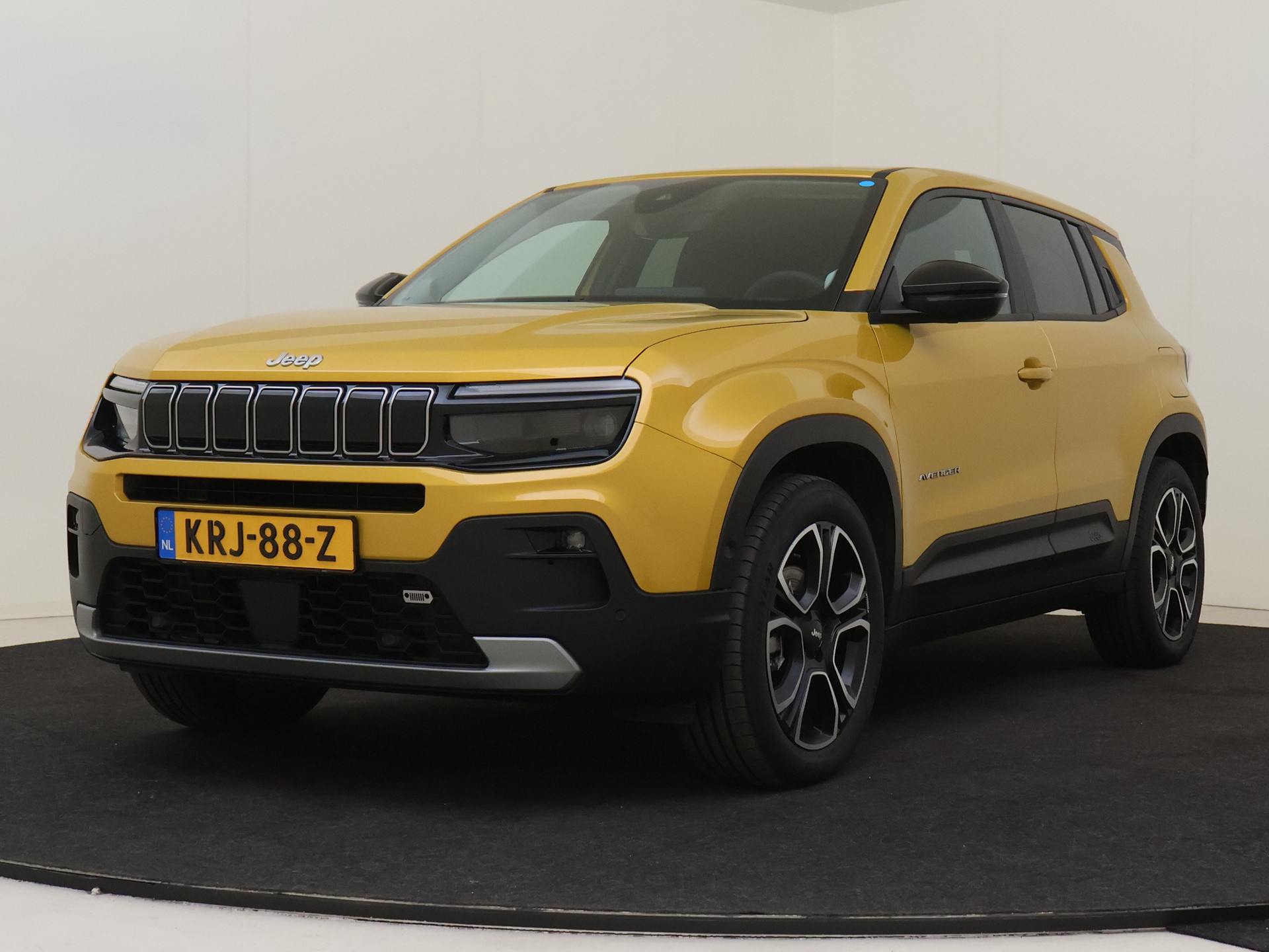 Jeep Avenger Summit 54 kWh 156PK Camera | Navigatie | Apple Carplay | Keyless |