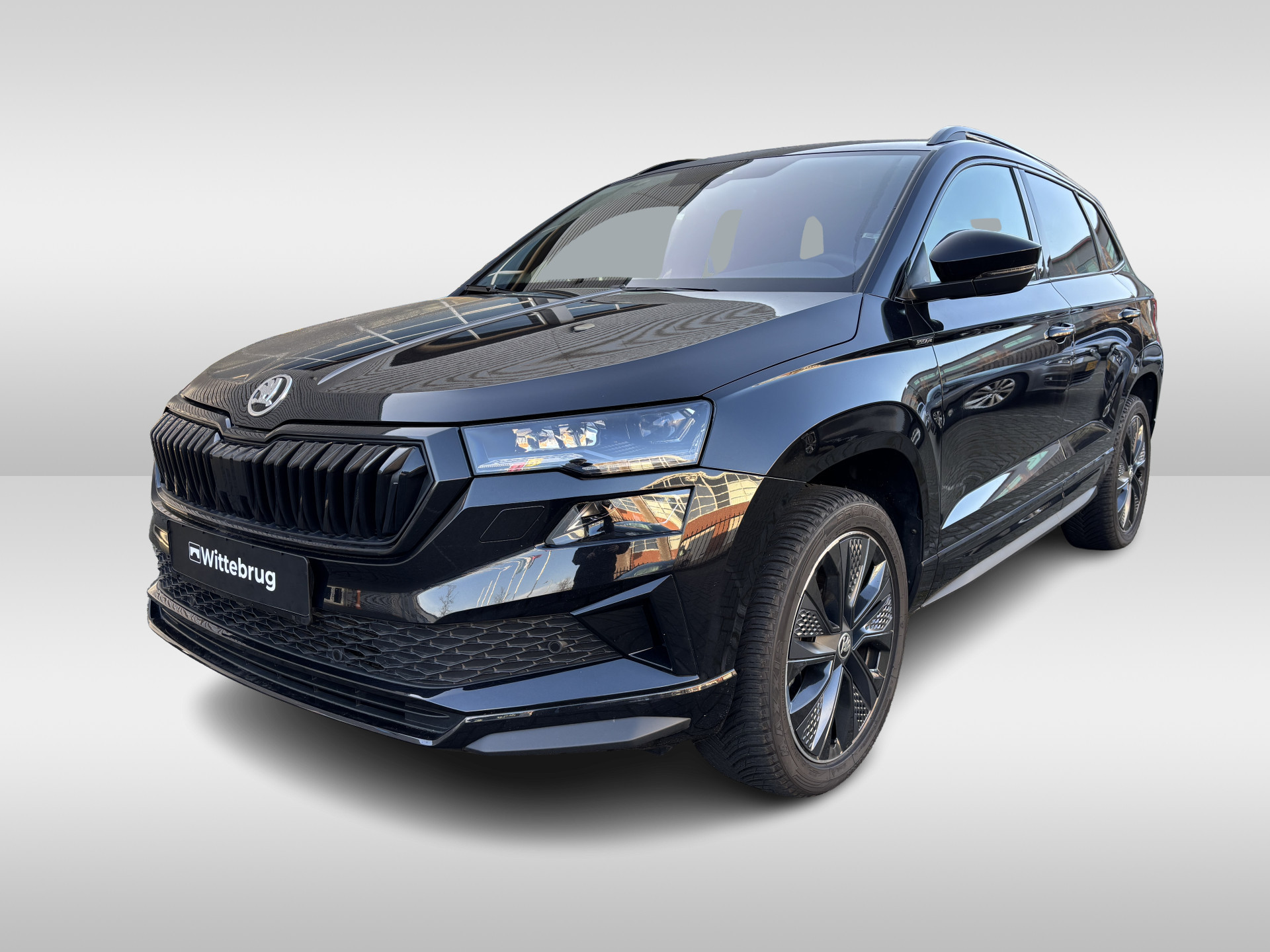 Škoda Karoq 1.5 TSI ACT Sportline Business Panoramadak / Lederen interieur / Navigatie / Elektrisch verstelbare voorstoelen met geheugen / Camera