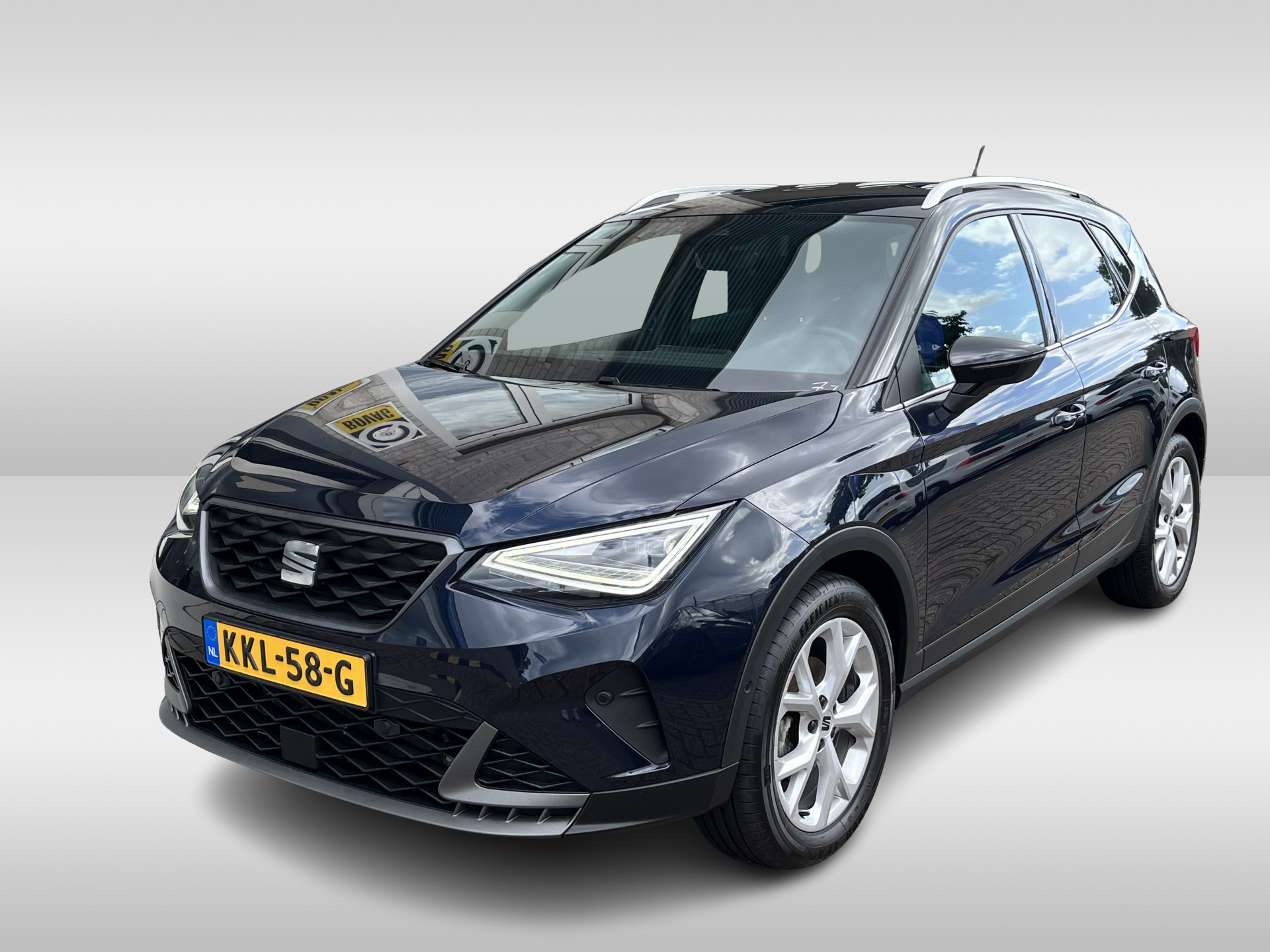 SEAT Arona 1.0 TSI FR Business Connect / AUTOMAAT/ ACC/ PARK.SENSOREN V+A/ CAMERA/ STOELVERWARMING/ KEYLESS/ FULL LINK/ DIGITAL DASH/ NAVI/ DAB/ RIJ-MODI/ CLIMA/ LED/ 17'' LMV