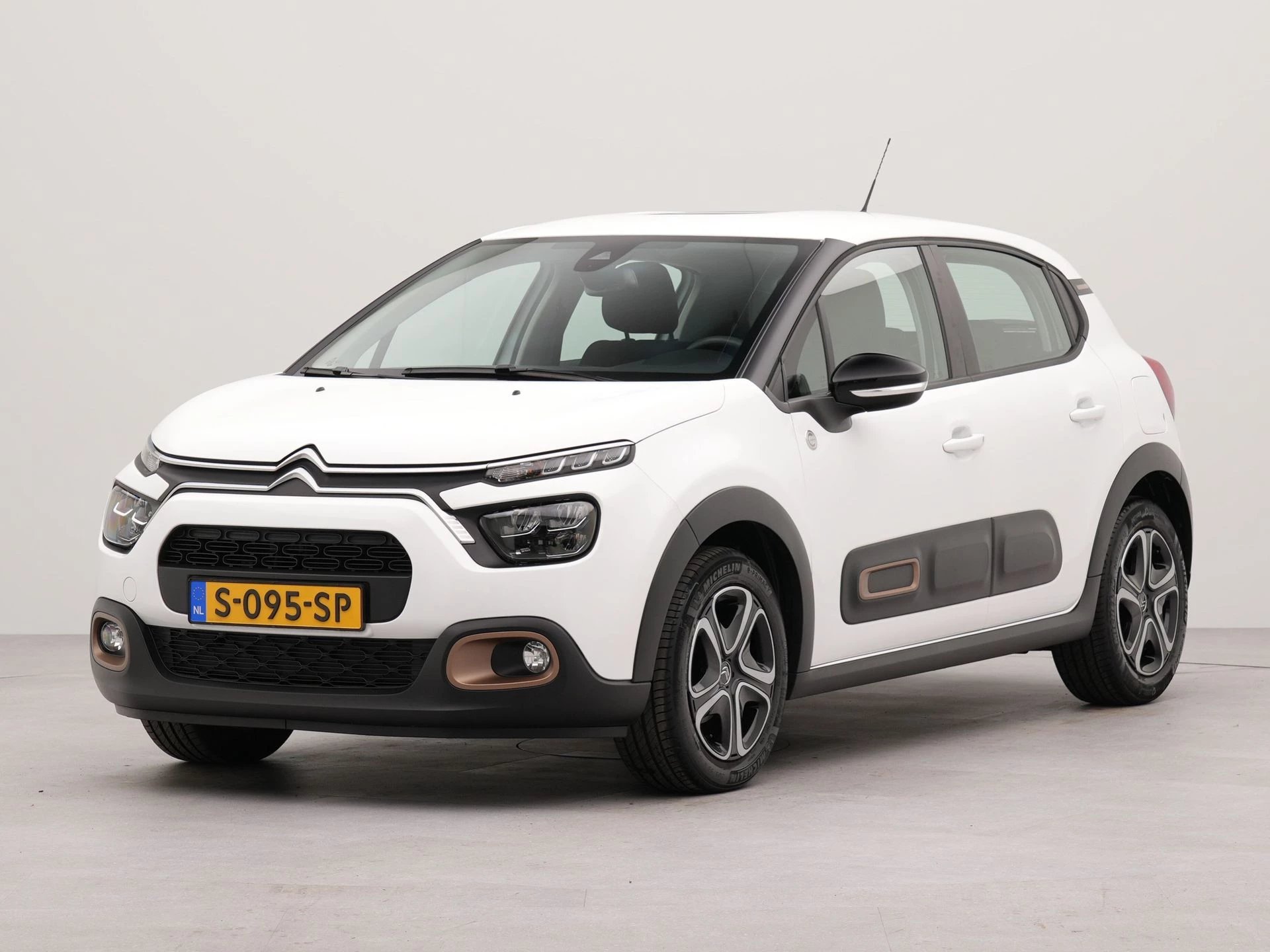 Citroën C3 1.2 PureTech C-Series | Appconnect | Airco | Bluetooth |